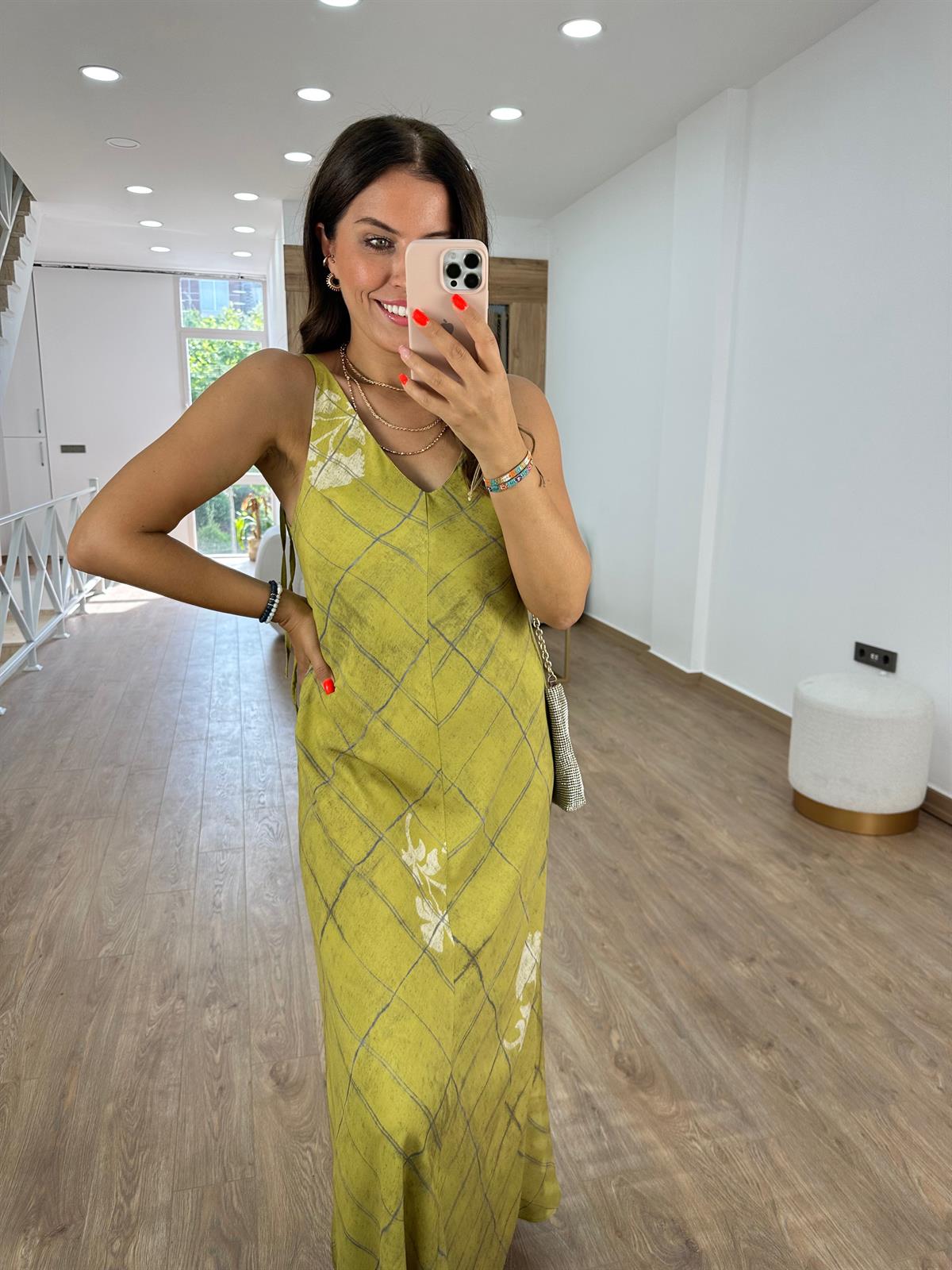 Desenli Yeşil Elbise