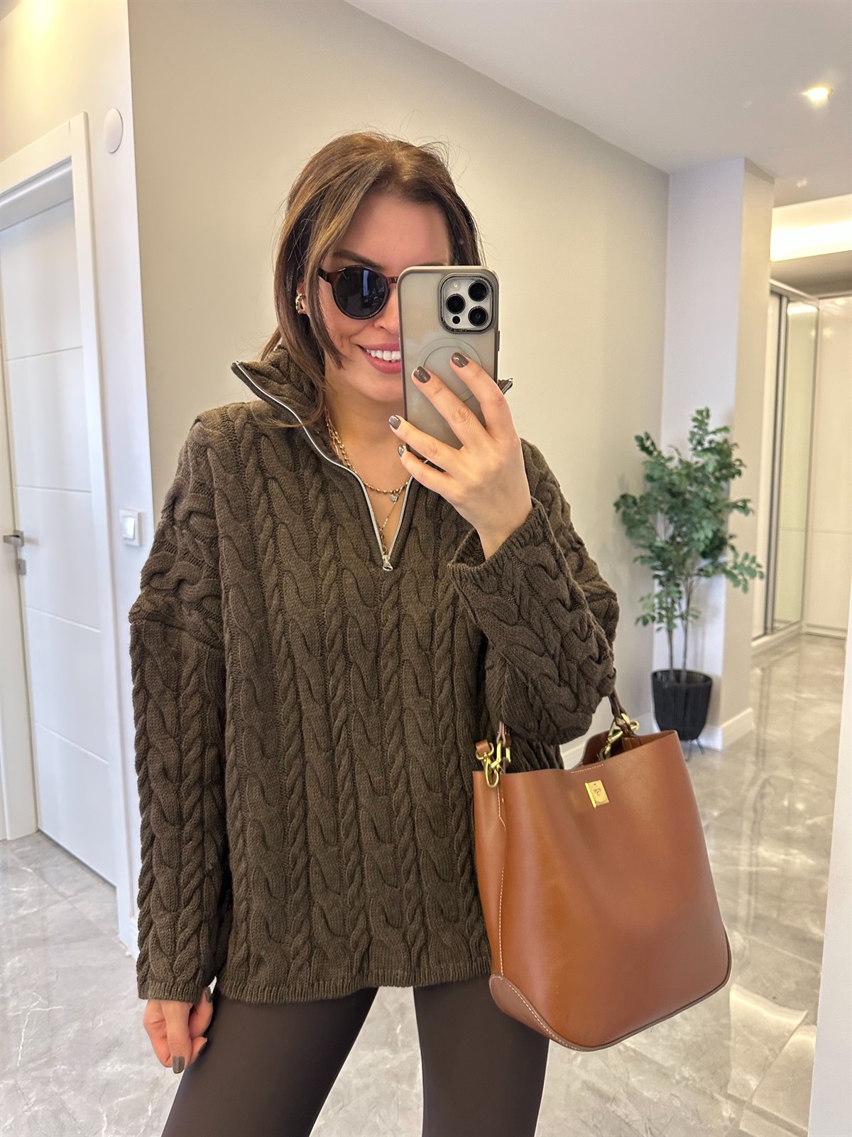 Dik Yaka Fermuarlı Örgülü Kazak - Kahverengi