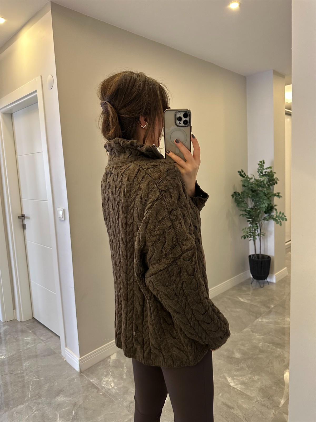 Dik Yaka Fermuarlı Örgülü Kazak - Kahverengi