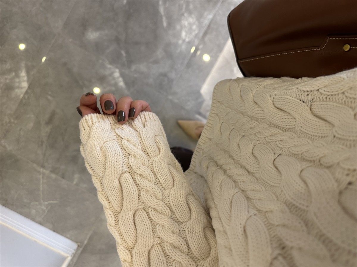 Dik Yaka Fermuarlı Örgülü Kazak - Krem