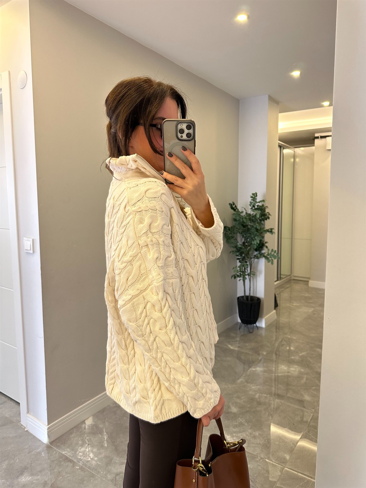 Dik Yaka Fermuarlı Örgülü Kazak - Krem