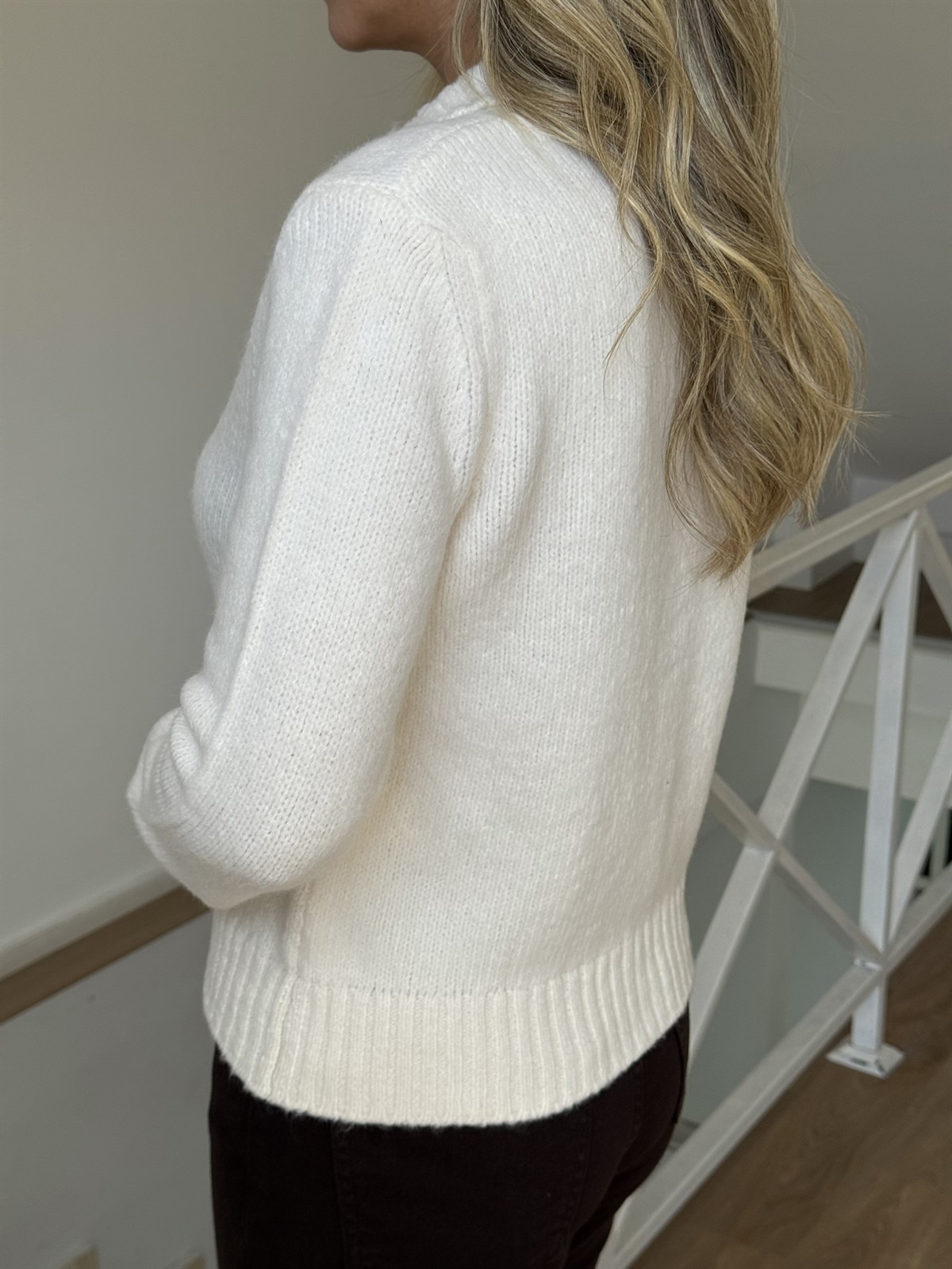 Dik Yaka Gold Düğmeli Triko Hırka - Ekru