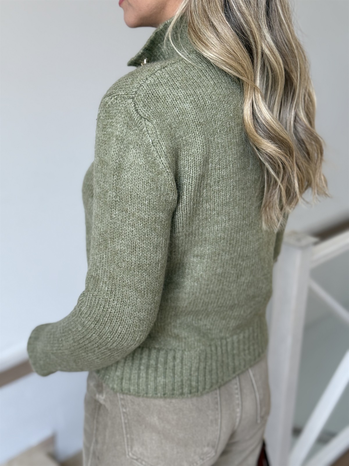 Dik Yaka Gold Düğmeli Triko Hırka - Yeşil