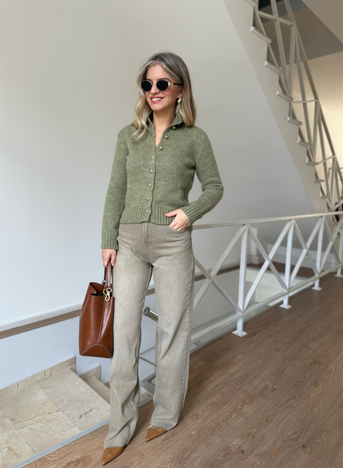 Dik Yaka Gold Düğmeli Triko Hırka - Yeşil