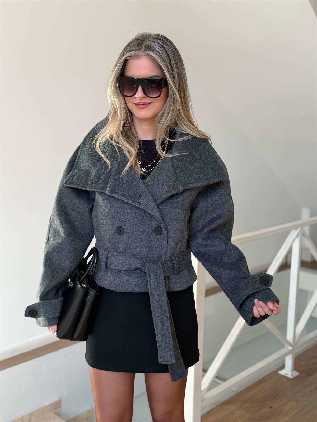 Dik Yaka Kemerli Kısa Kaşe Kaban - Antrasit