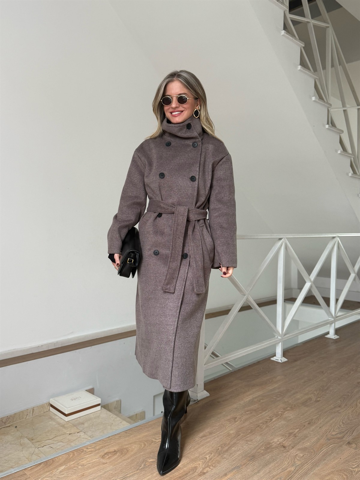 Dik Yaka Kemerli Uzun Kaşe Kaban - Koyu Kahve