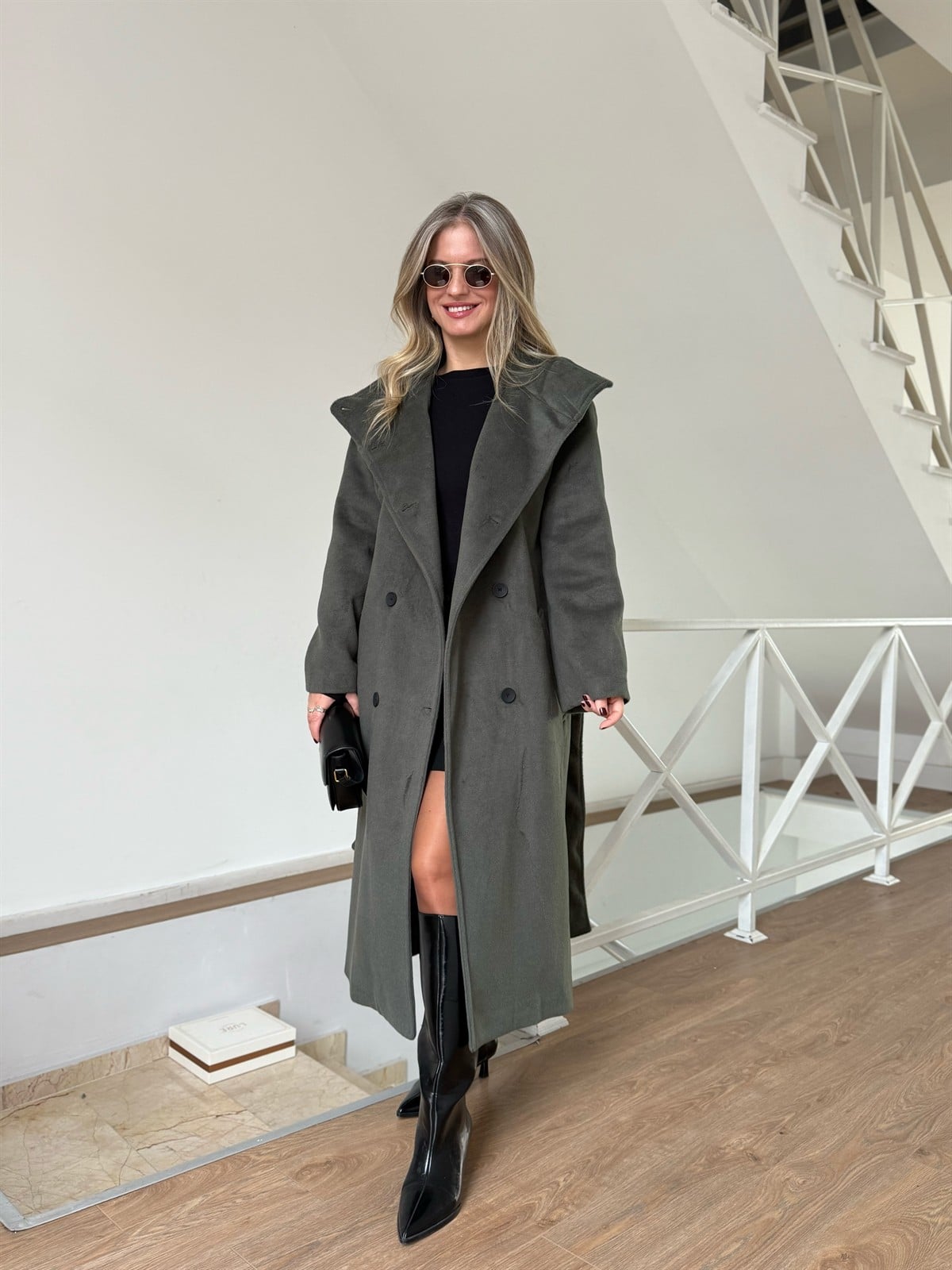 Dik Yaka Kemerli Uzun Kaşe Kaban - Yeşil