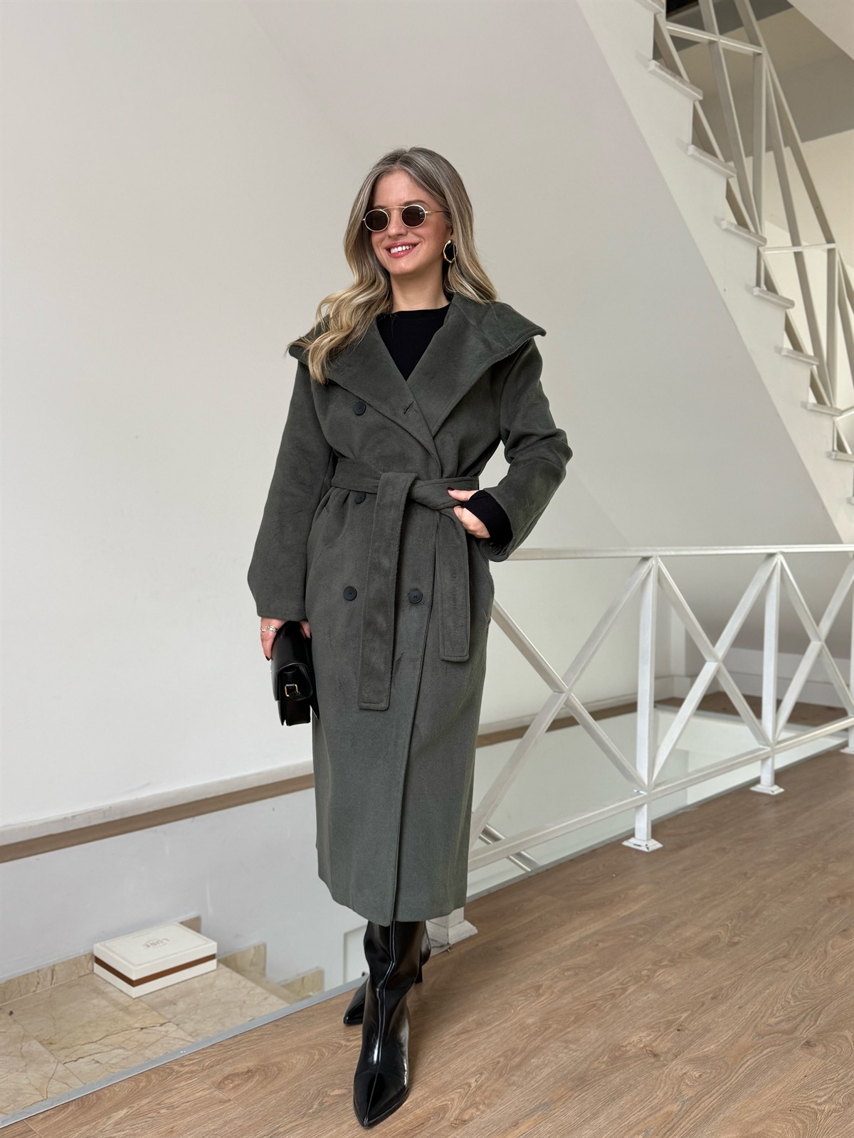 Dik Yaka Kemerli Uzun Kaşe Kaban - Yeşil