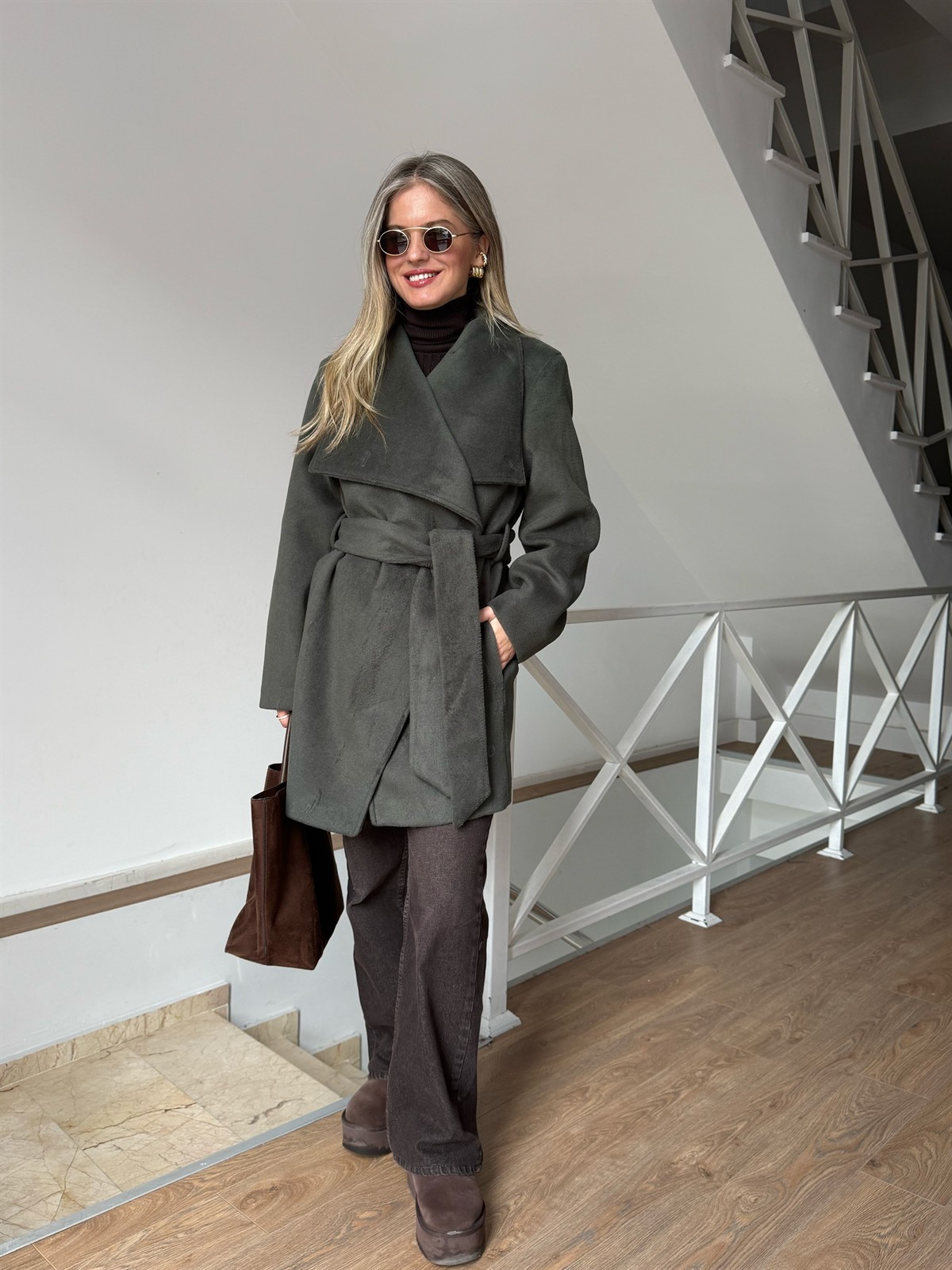 Dik Yaka Yünlü Kısa Kaban - Haki 