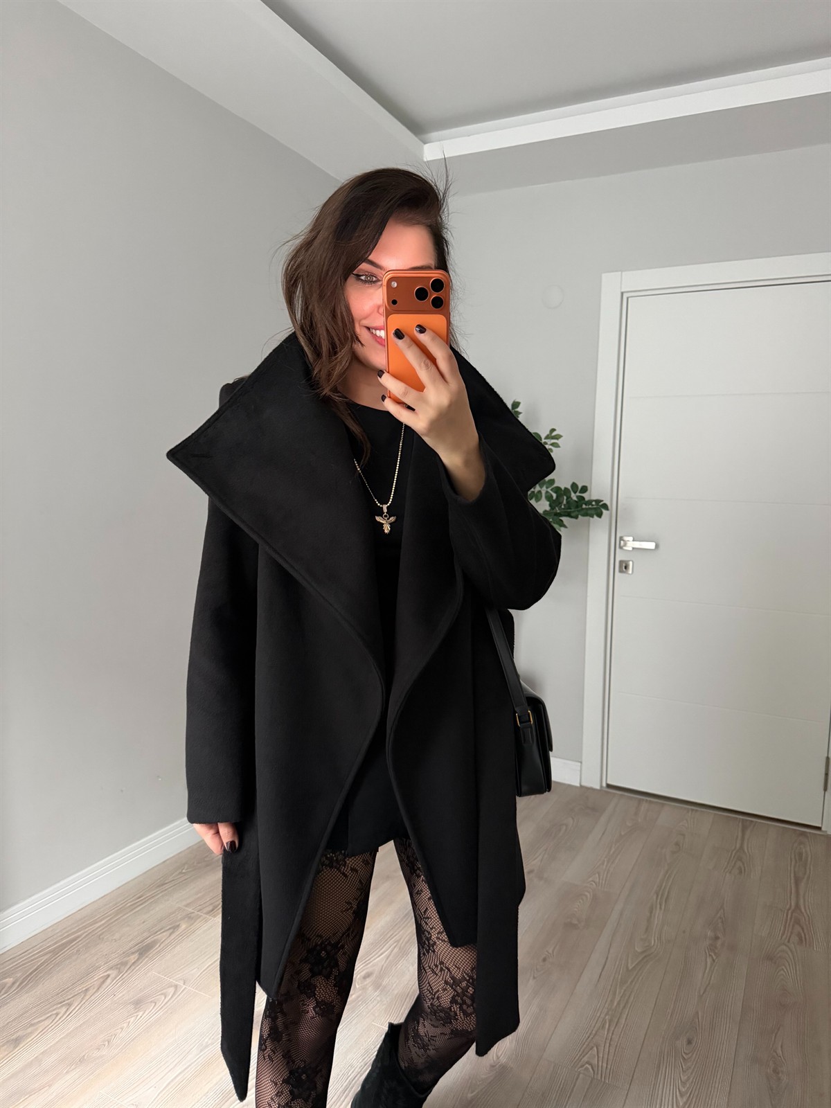 Dik Yaka Yünlü Kısa Kaban - Siyah