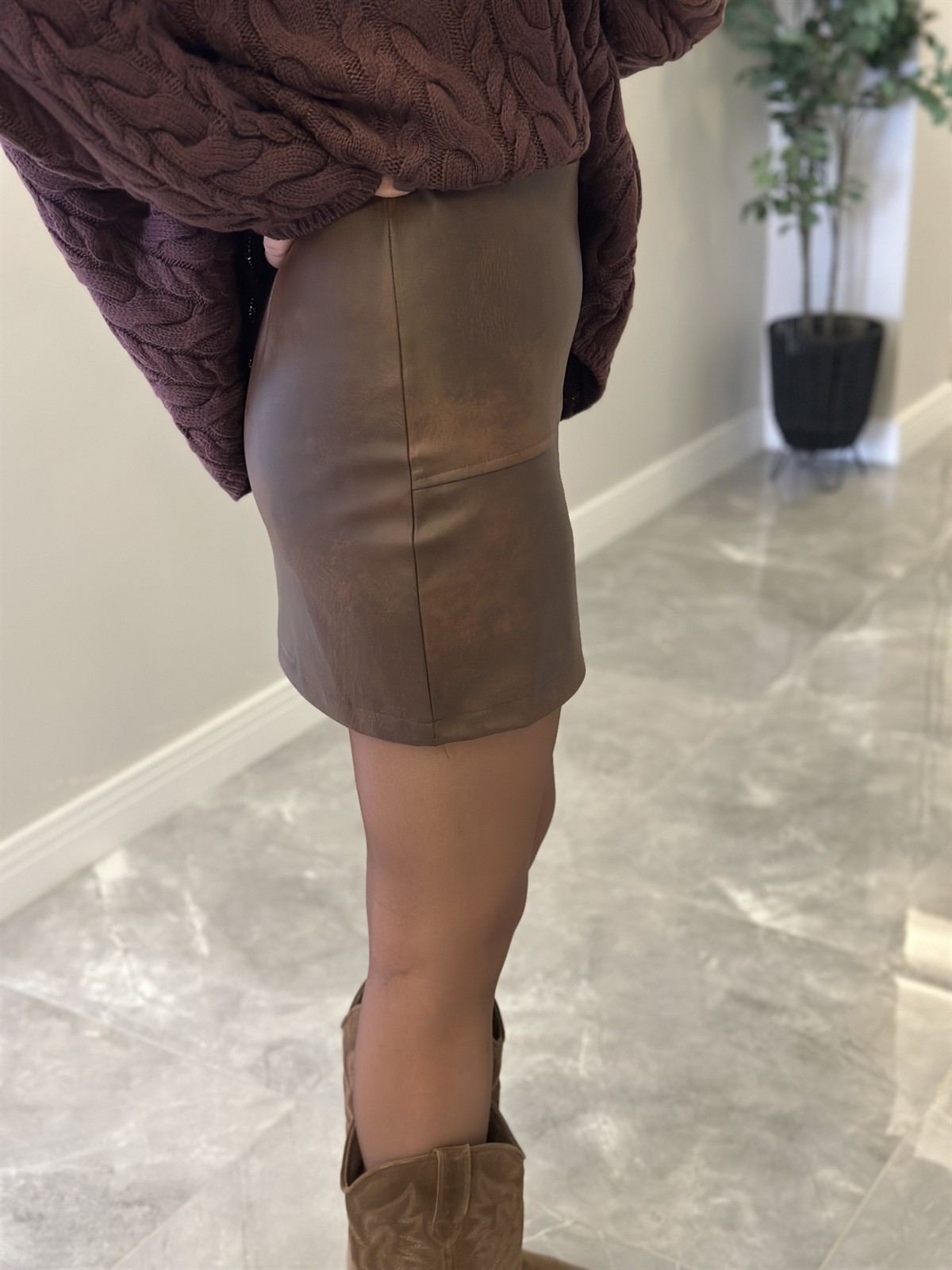 Dikiş Detaylı Mini Deri Etek - Kahverengi