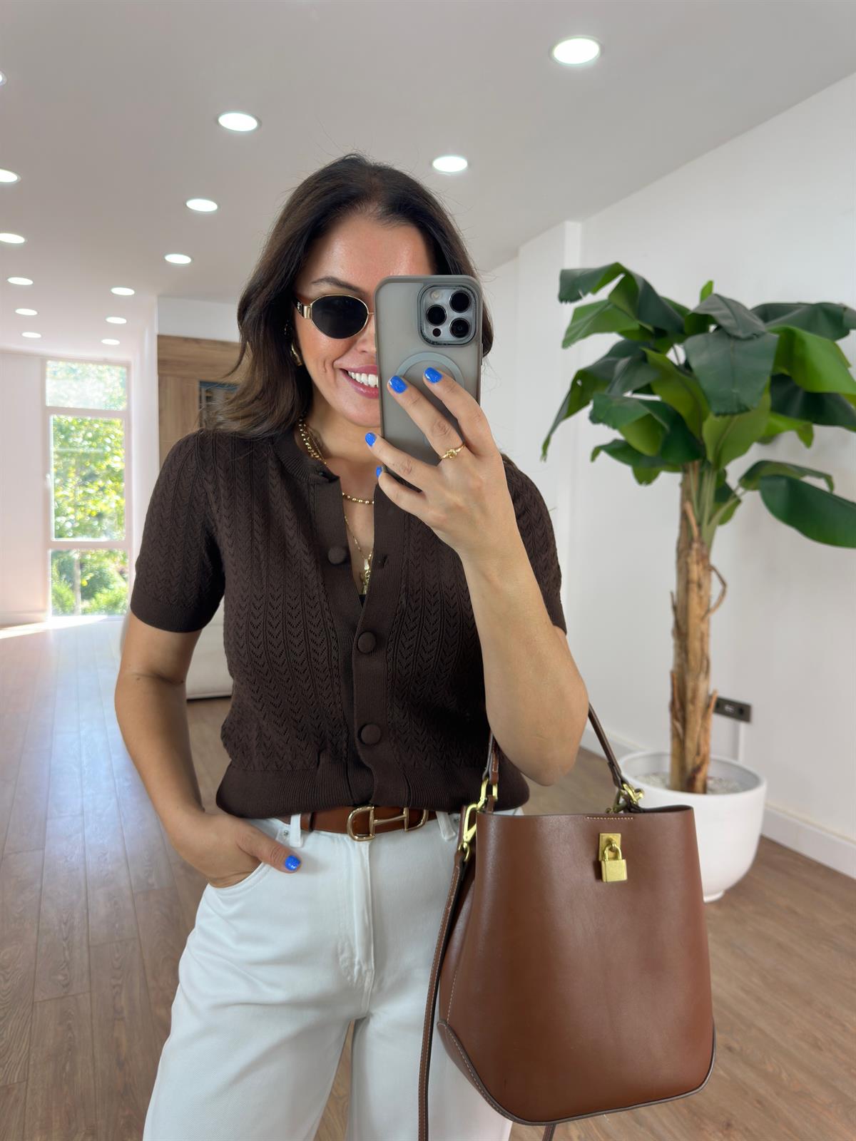 Dilvin Bisiklet Yaka Ajurlu Düğmeli Triko Hırka - Kahverengi