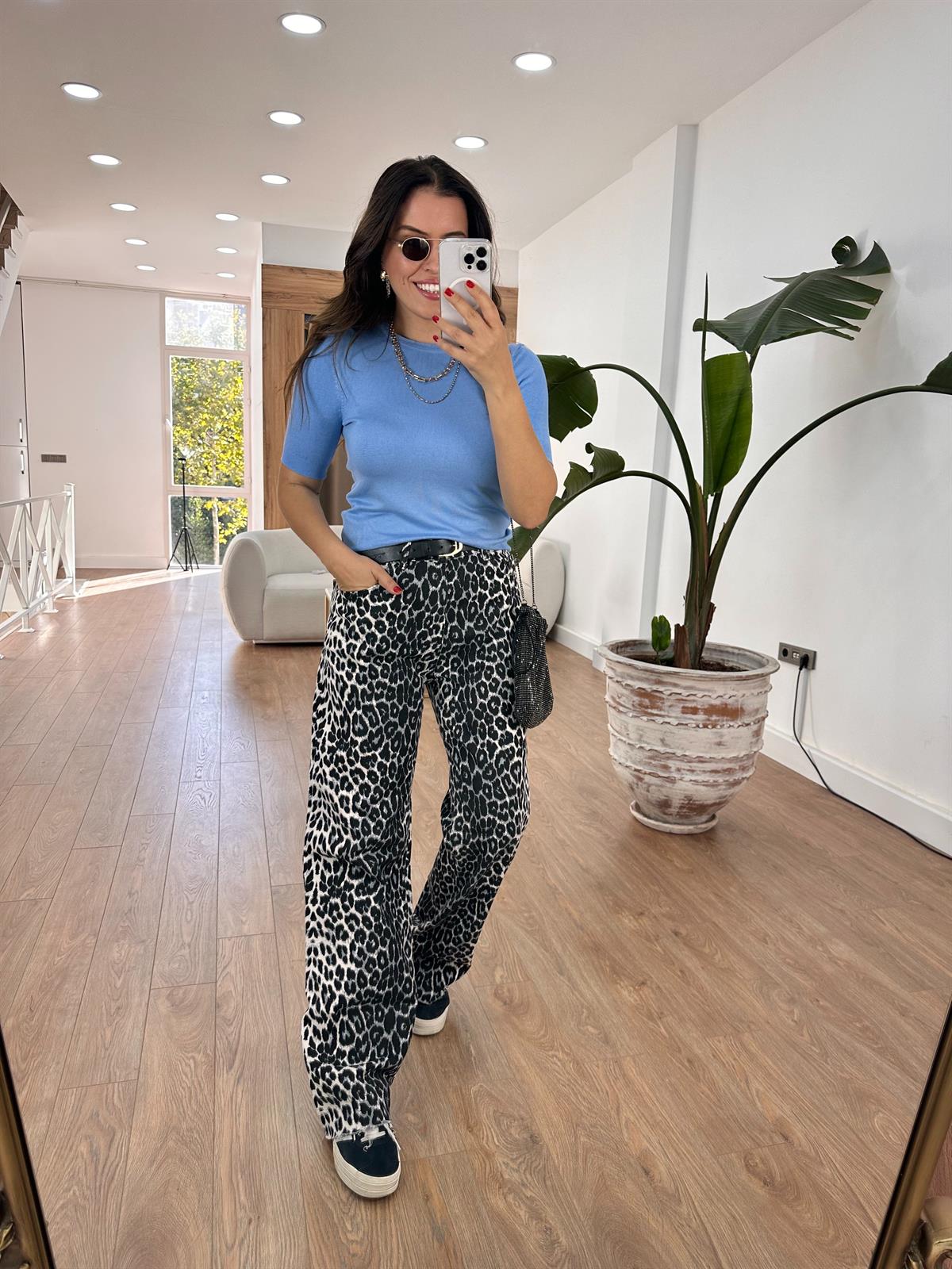 Dilvin Bisiklet Yaka Arkası Düğmeli Triko-Mavi