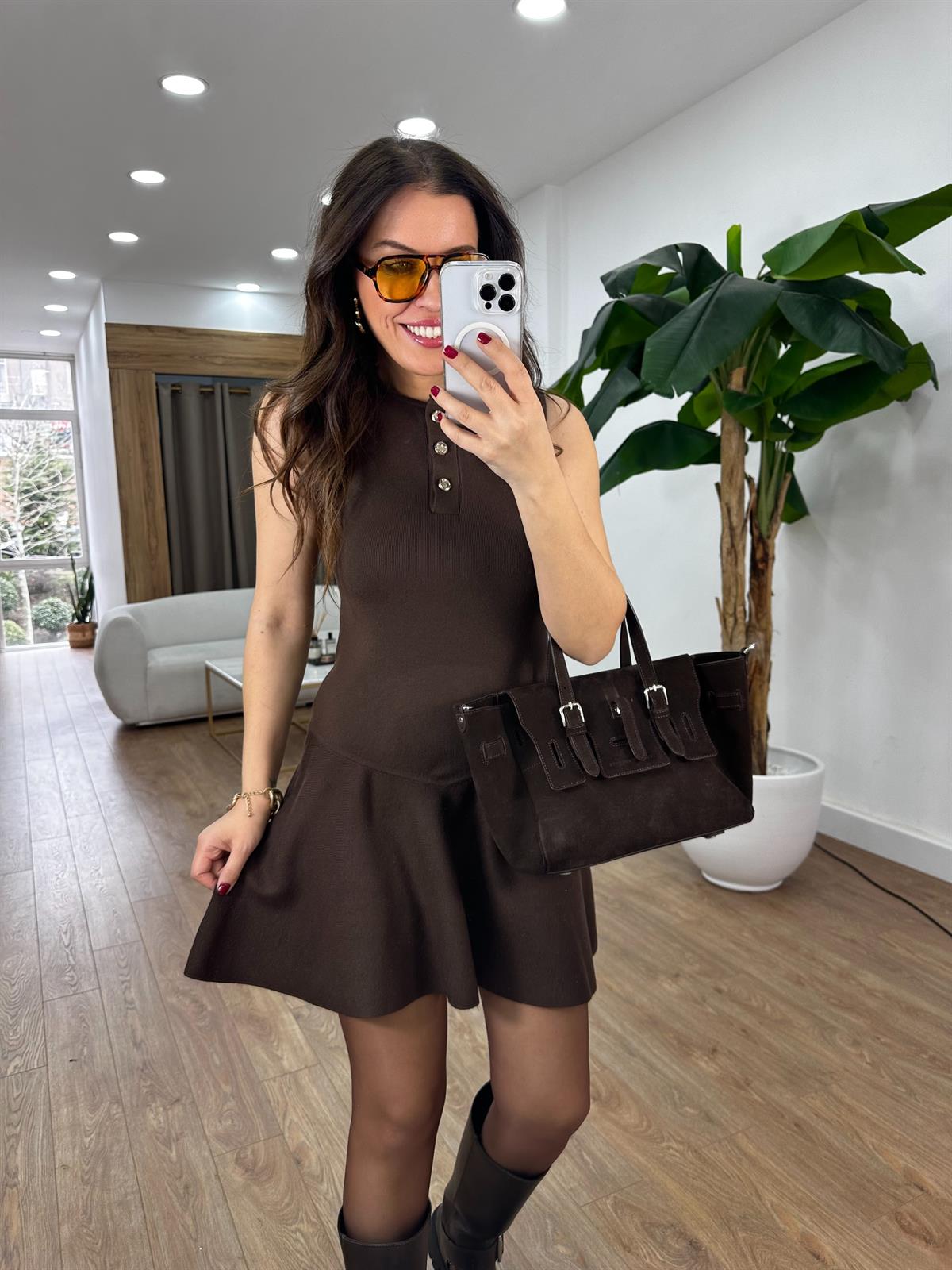 Dilvin Bisiklet Yaka Düğmeli Volanlı Triko Elbise - Kahverengi