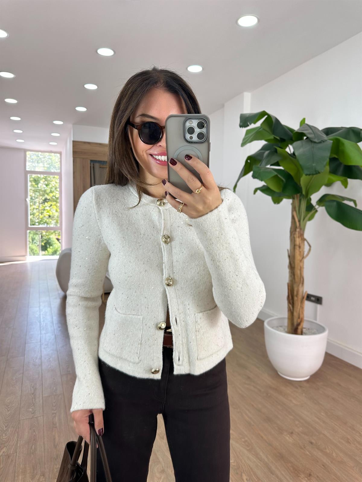 Dilvin Bisiklet Yaka Pullu Simli Düğmeli Triko Hırka - Ekru