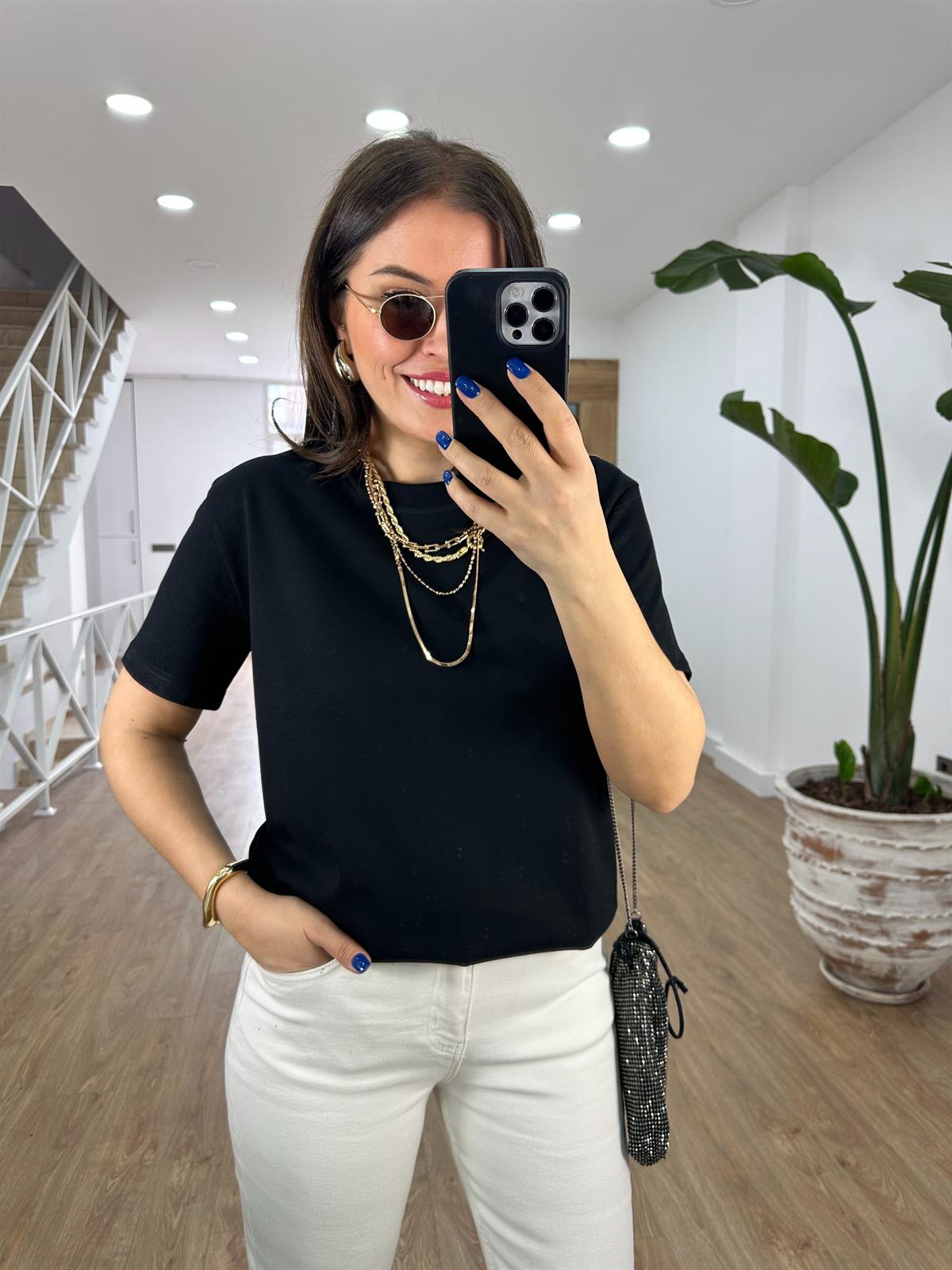 Dilvin Dekoratif Yaka Premium Basic Tişört-Siyah