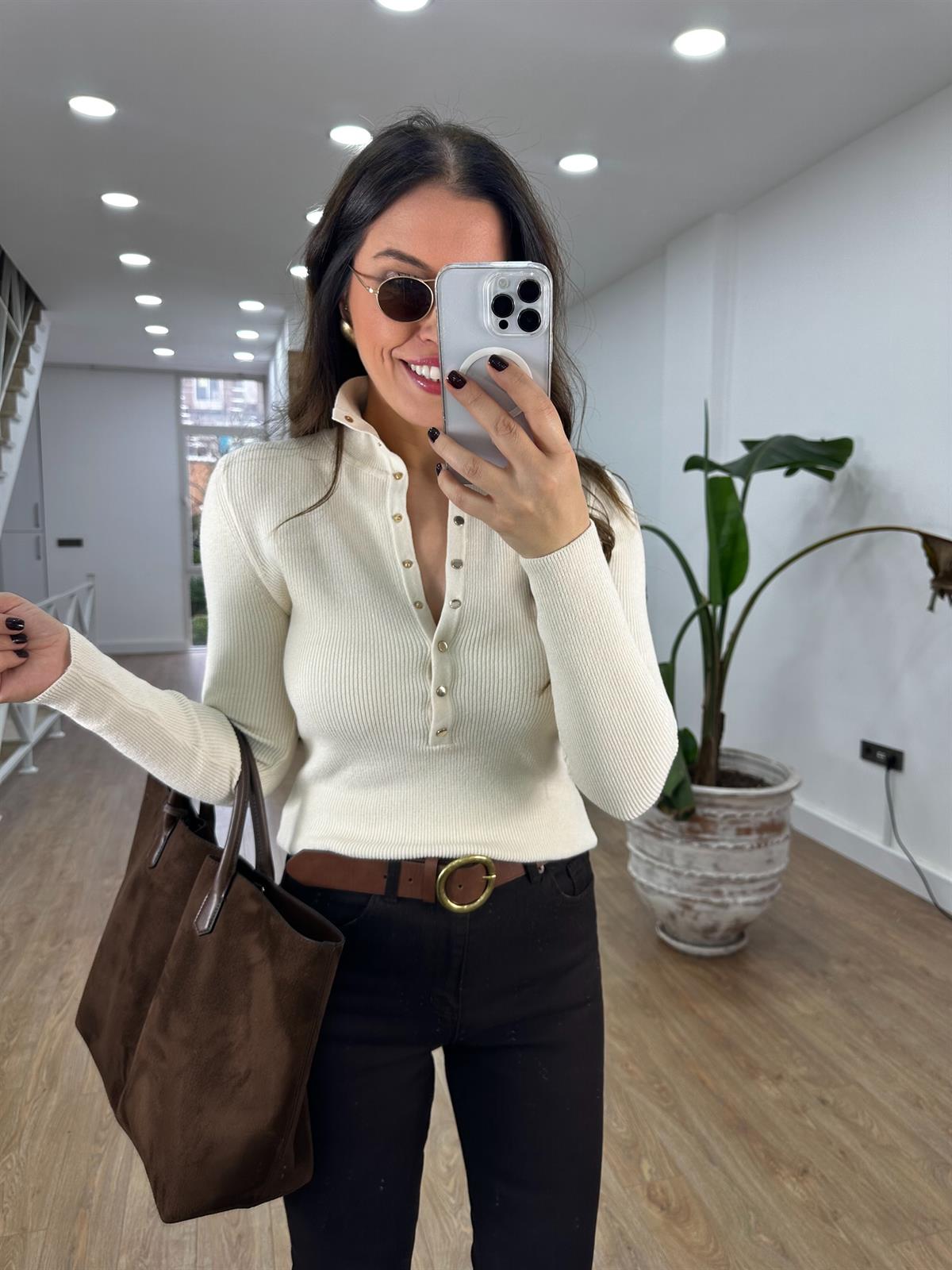 Dilvin Dik Yaka Çıtçıtlı Triko Kazak - Ekru