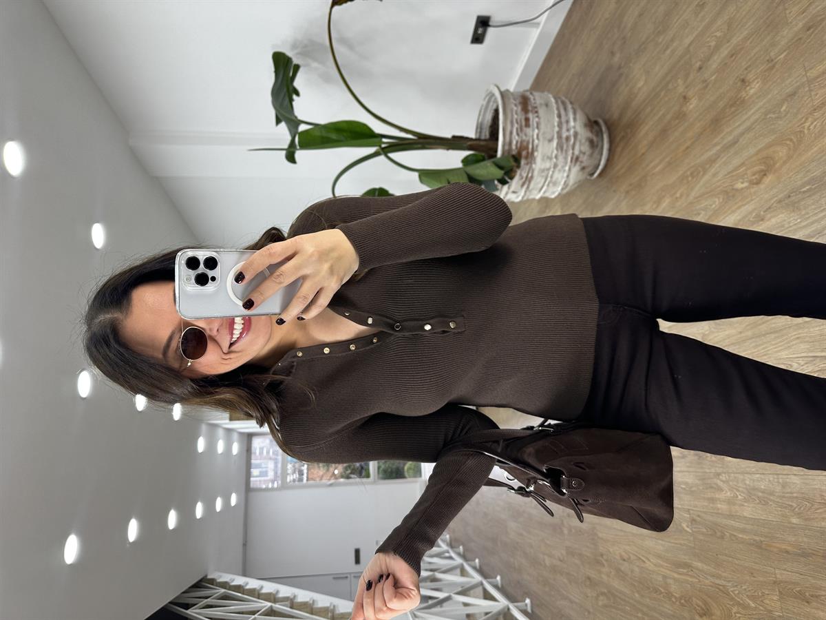 Dilvin Dik Yaka Çıtçıtlı Triko Kazak - Kahve