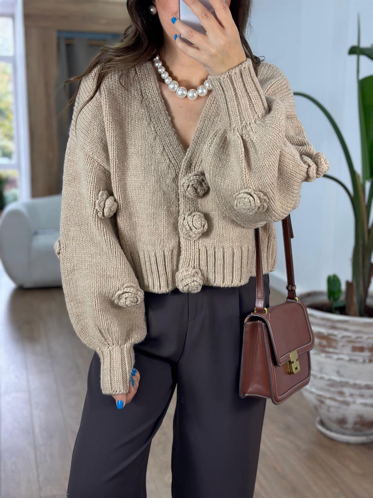 Dilvin El İşi Gül Nakışlı Triko Hırka - Koyu Bej