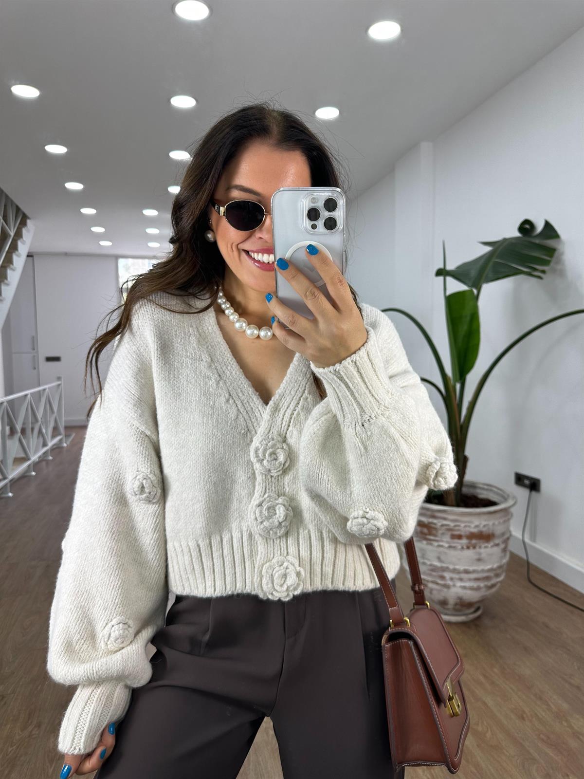 Dilvin El İşi Gül Nakışlı Triko Hırka - Ekru