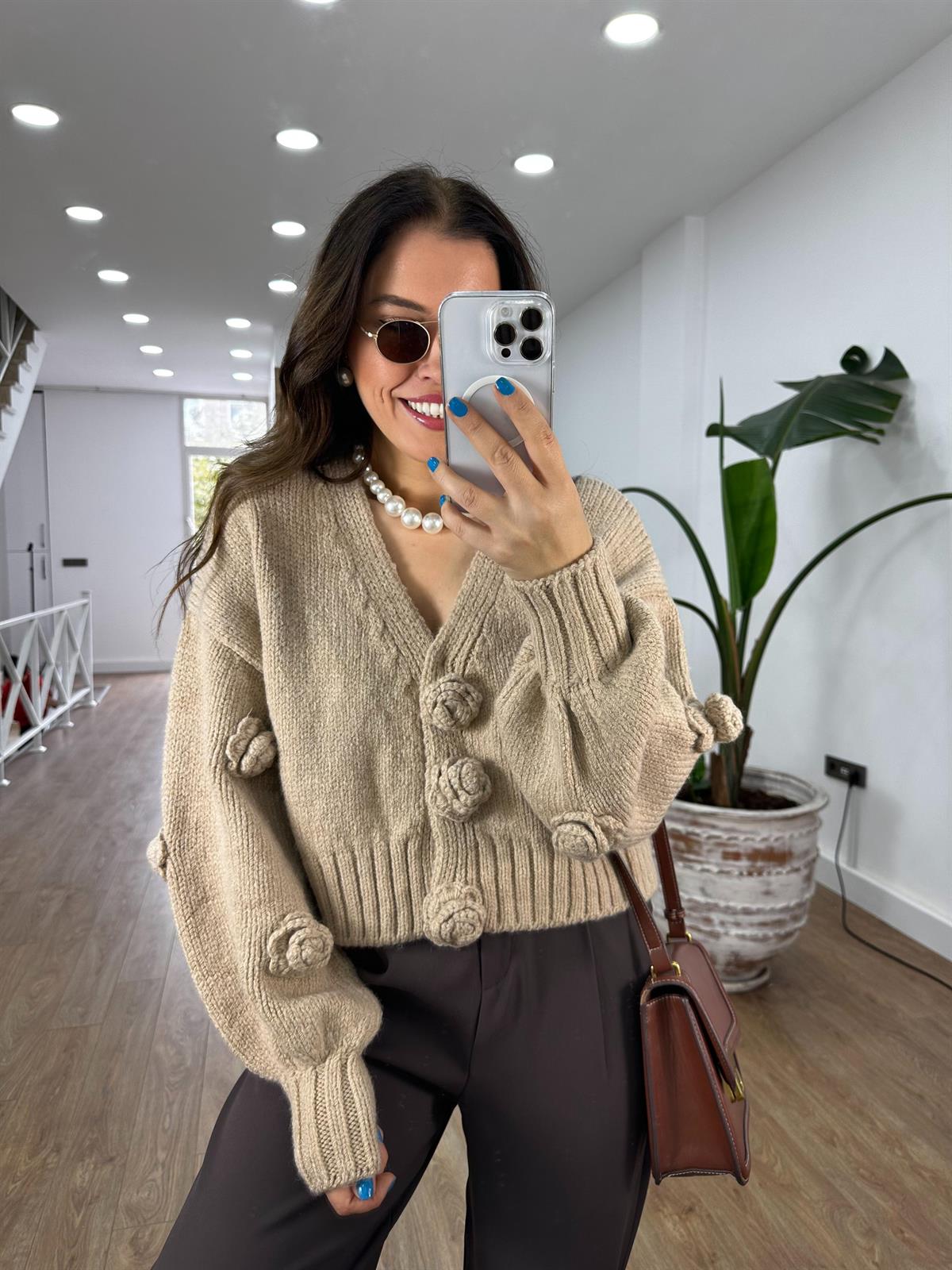 Dilvin El İşi Gül Nakışlı Triko Hırka - Koyu Bej