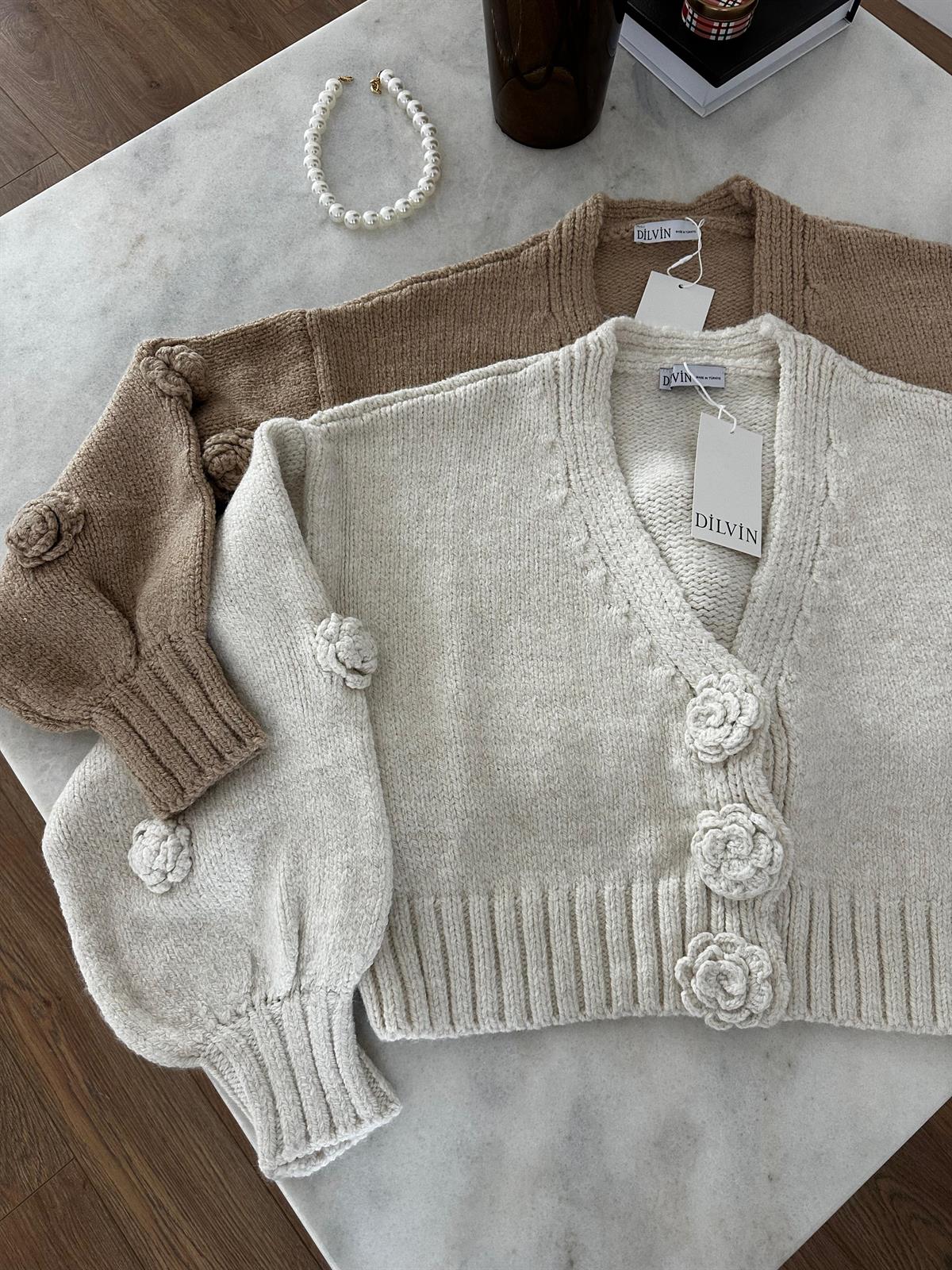 Dilvin El İşi Gül Nakışlı Triko Hırka - Ekru