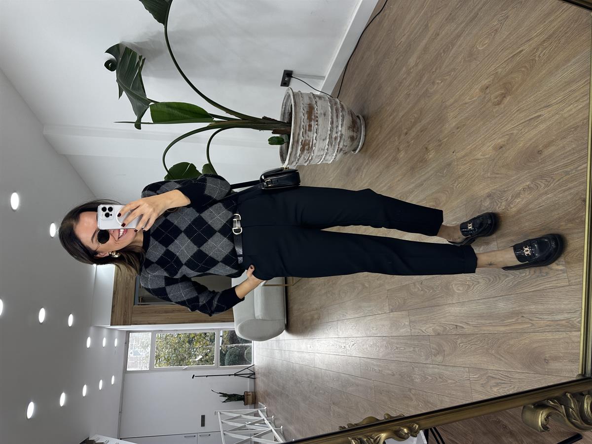 Dilvin Kıvrık Paça Düz Fit Pantolon - Siyah