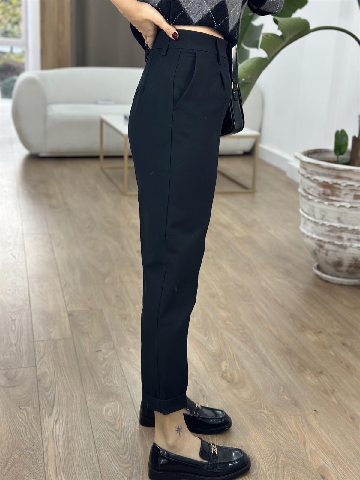 Dilvin Kıvrık Paça Düz Fit Pantolon - Siyah