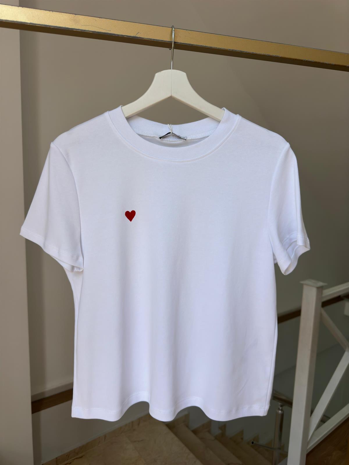 Dilvin Kalp Nakışlı Tişört-Beyaz