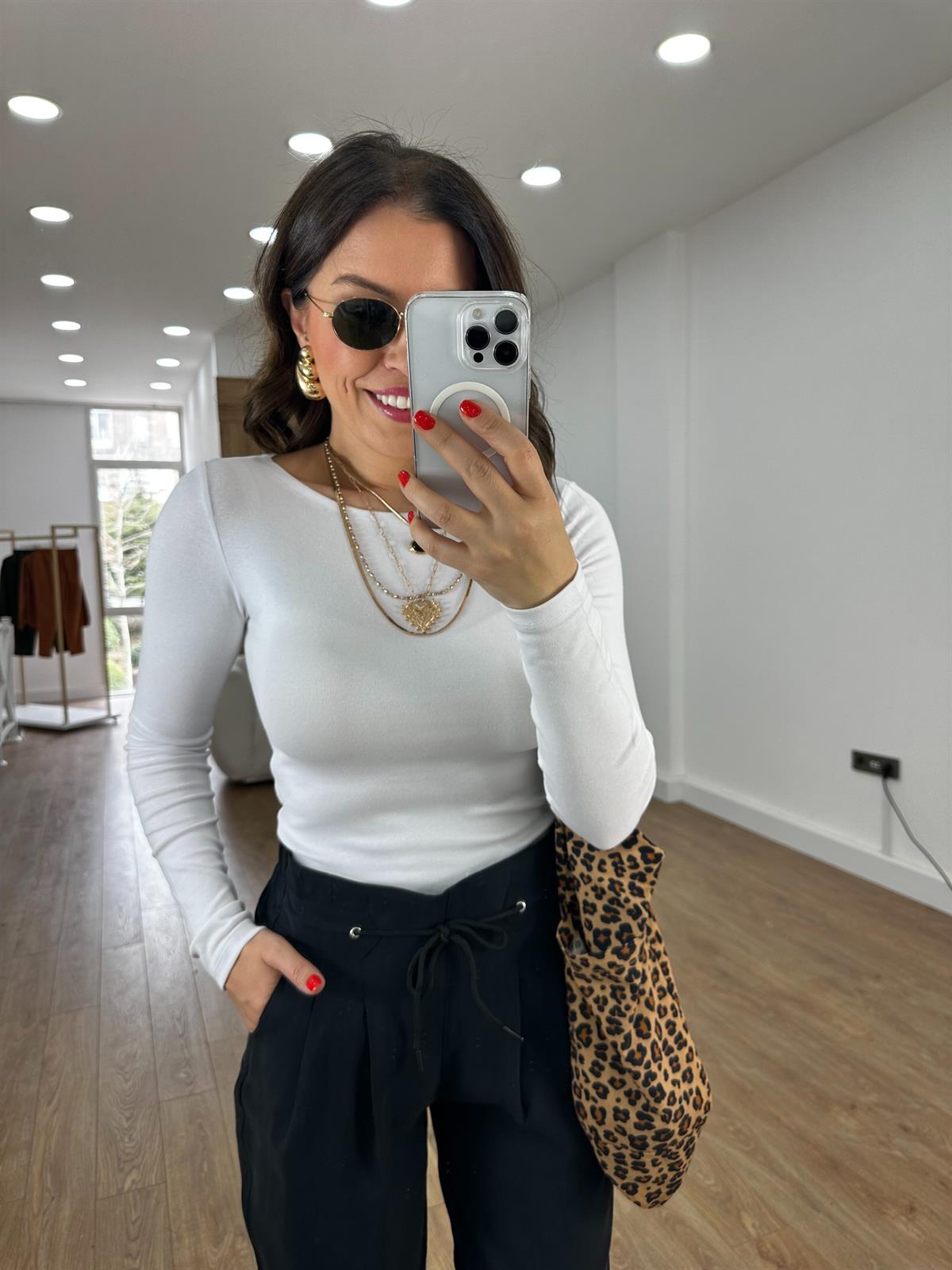 Dilvin Kayık Yaka Uzun Kol Basic - Beyaz