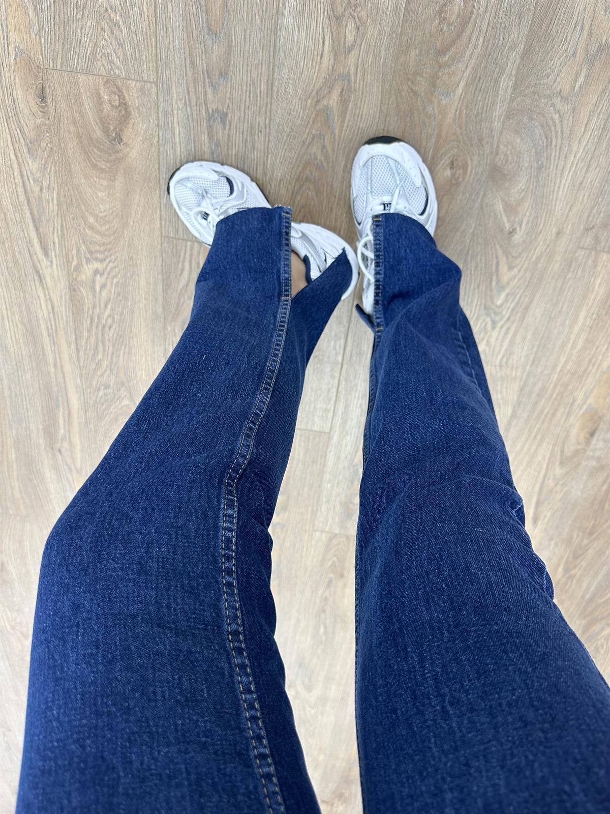 Dilvin Paçası Kesik Straight Jean