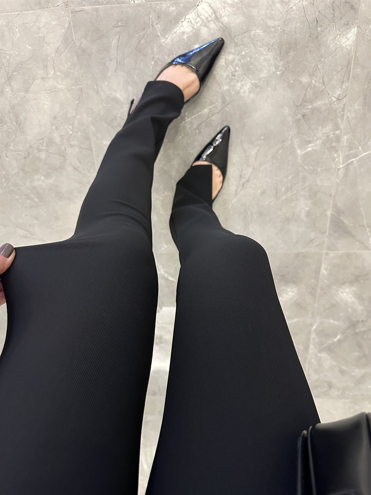 Dilvin Paçası Yırtmaçlı Ottoman Tayt - Siyah