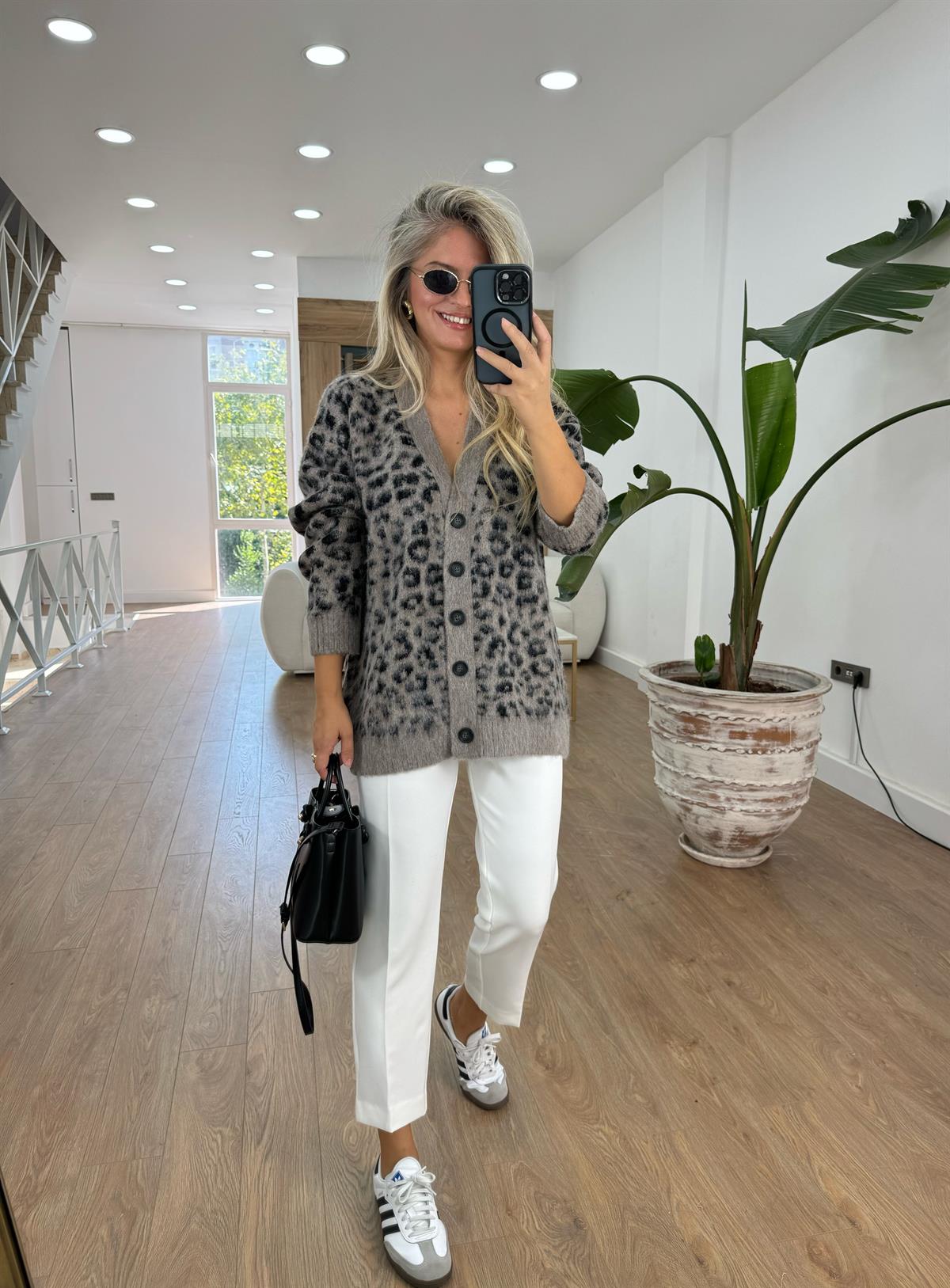 Dilvin V Yaka Leopar Şardonlu Triko Hırka 