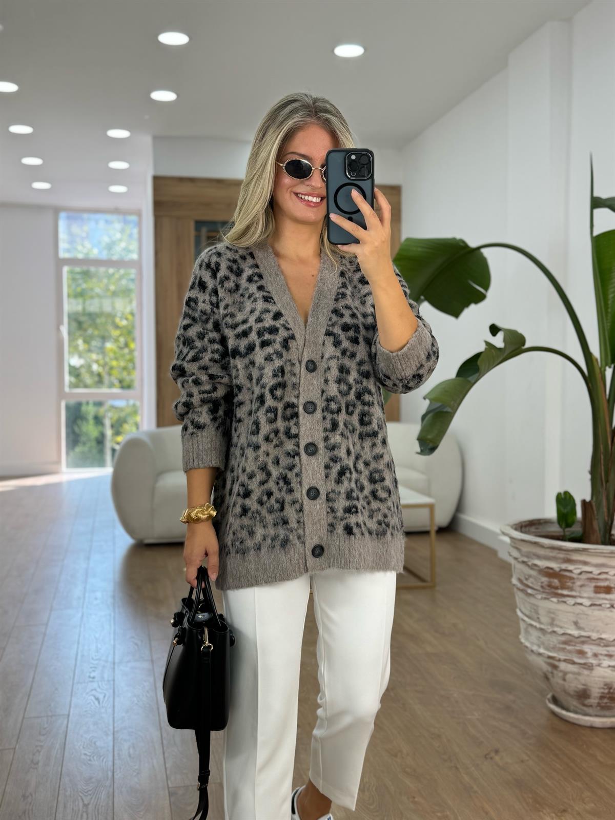 Dilvin V Yaka Leopar Şardonlu Triko Hırka 