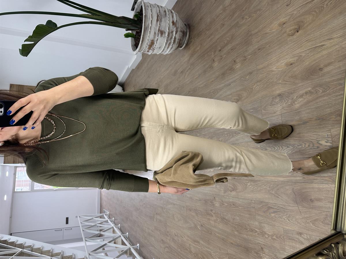 Dilvin Yanı Yırtmaçlı İnce Triko-Haki