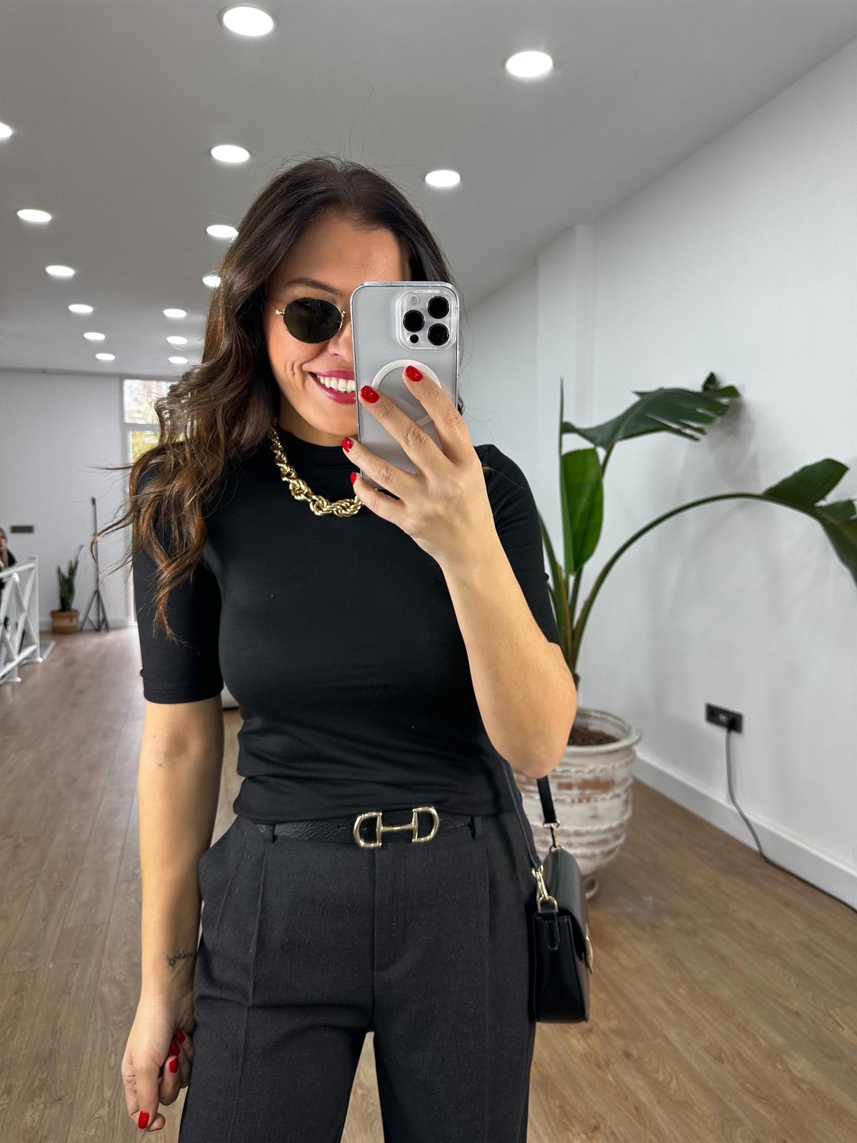 Dilvin Yüksek Yakalı Tshirt - Siyah