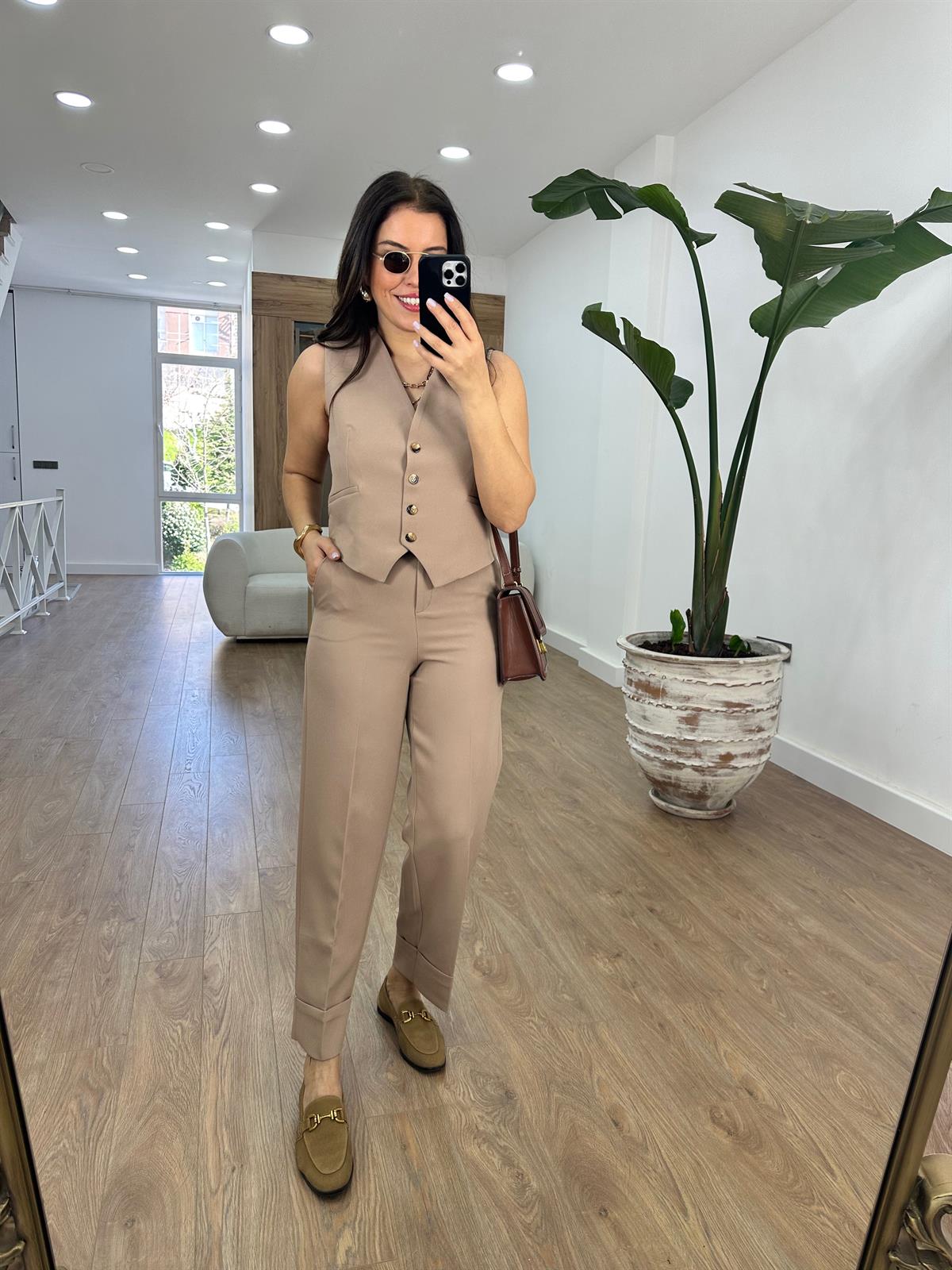 Double Paça Yelekli Takım-Bej