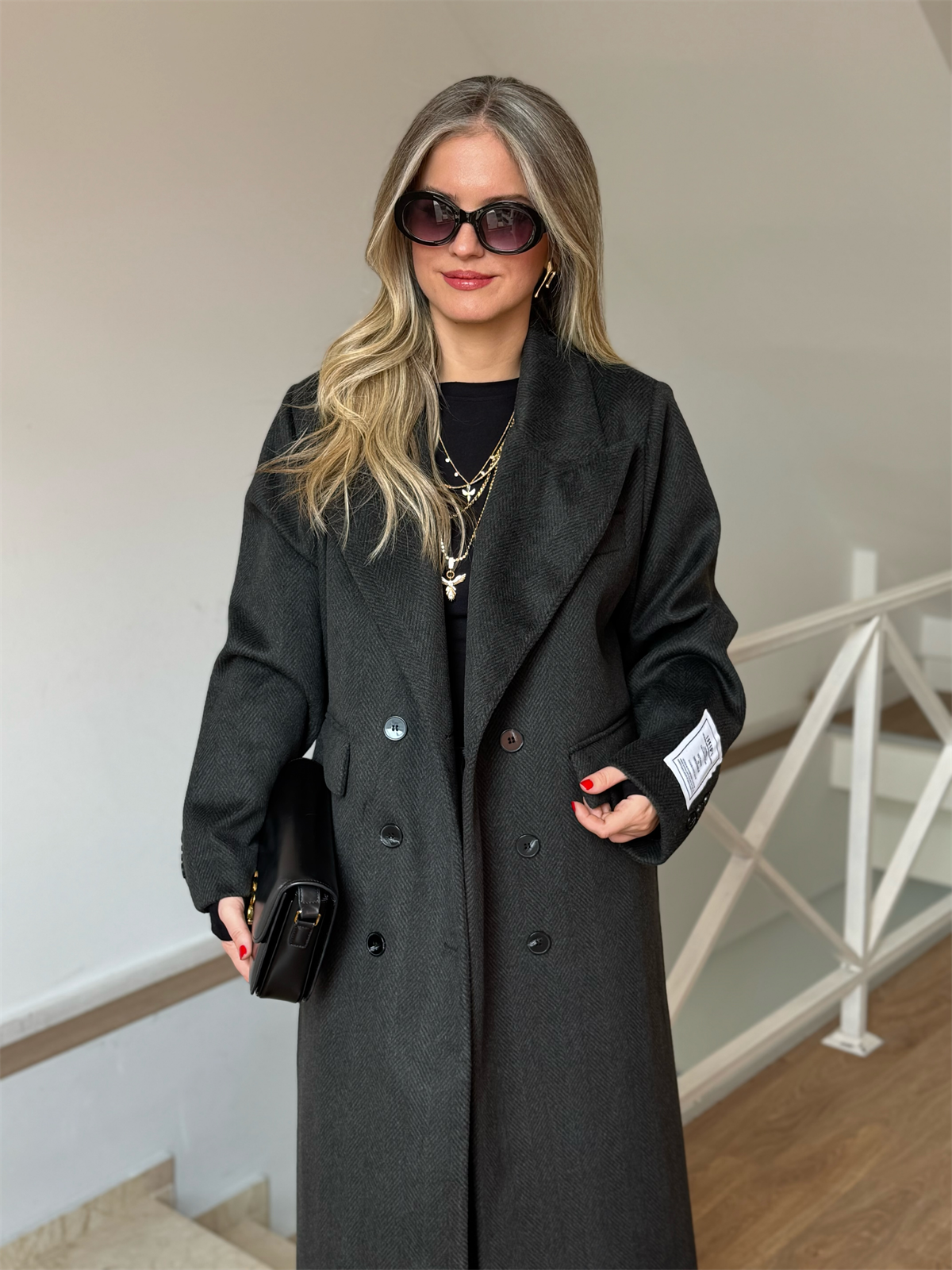 Kruvaze Yaka Balıksırtı Kaban - Siyah