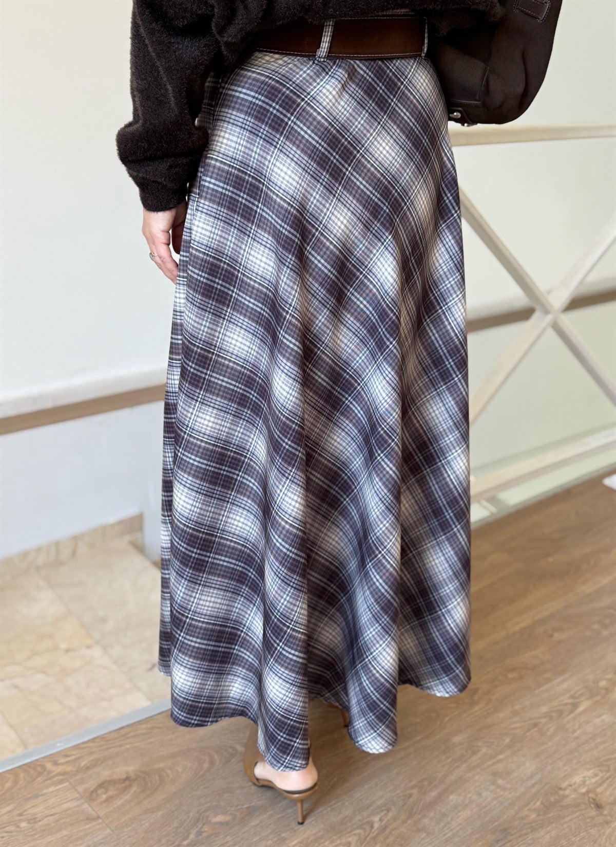 Kemerli Ekoseli Midi Etek