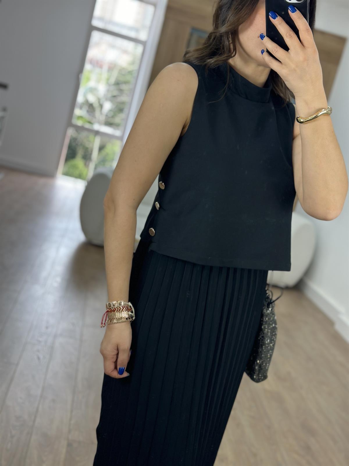 Eteği Piliseli Yanları Düğmeli Elbise