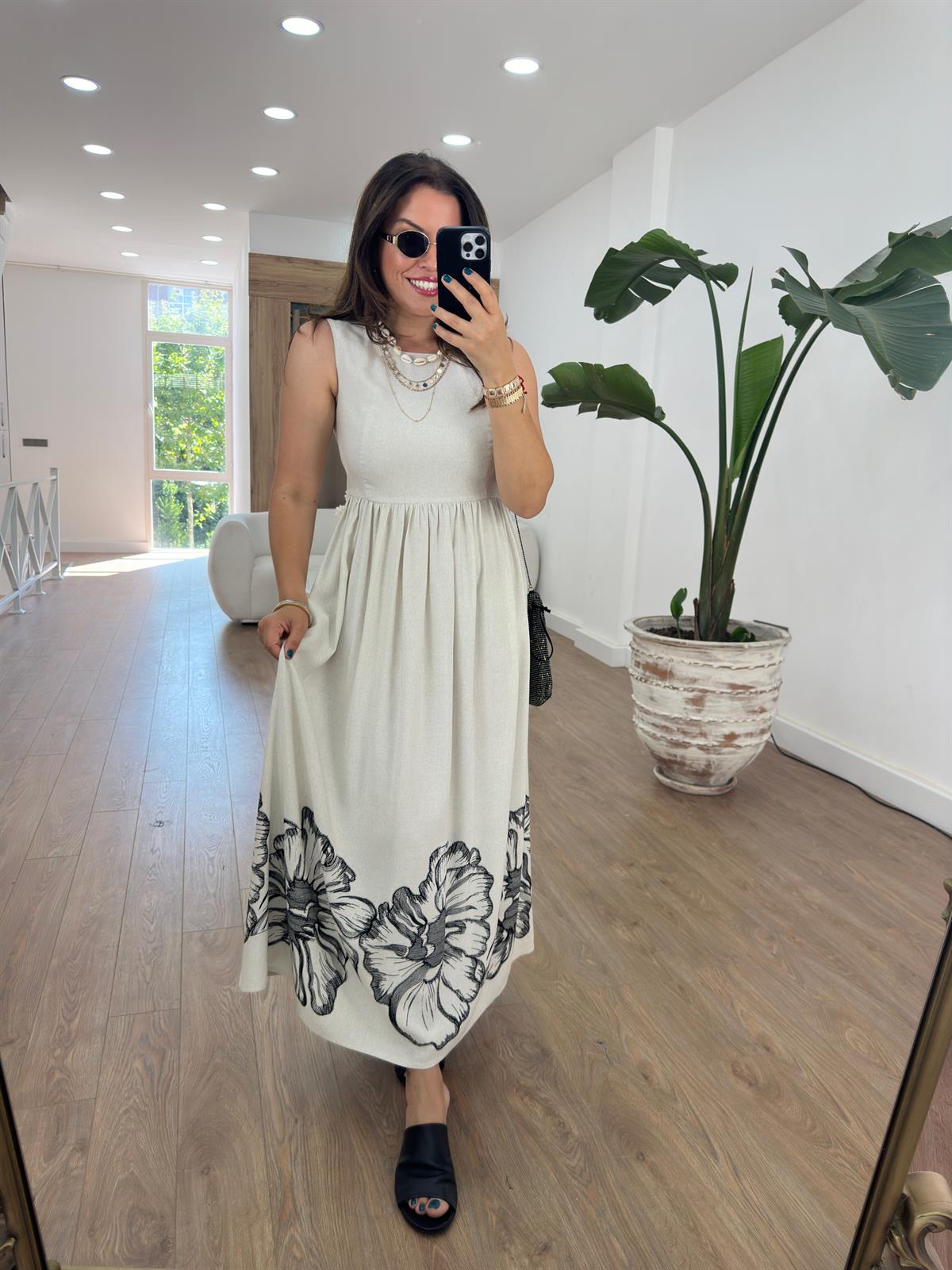 Etek Ucu Çiçekli Keten Elbise