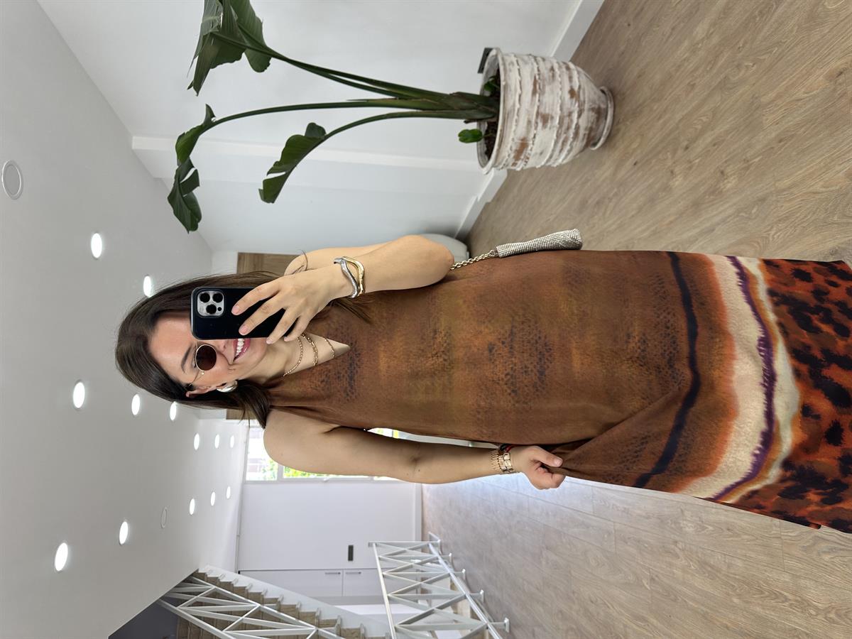 Etek Ucu Desenli V Yaka Elbise