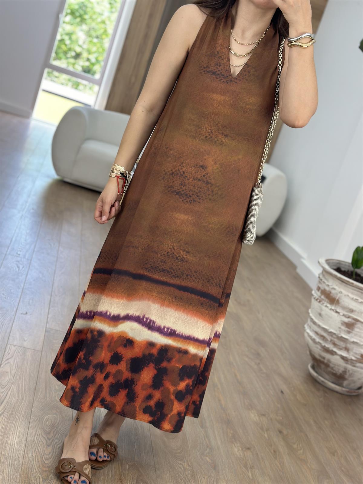 Etek Ucu Desenli V Yaka Elbise