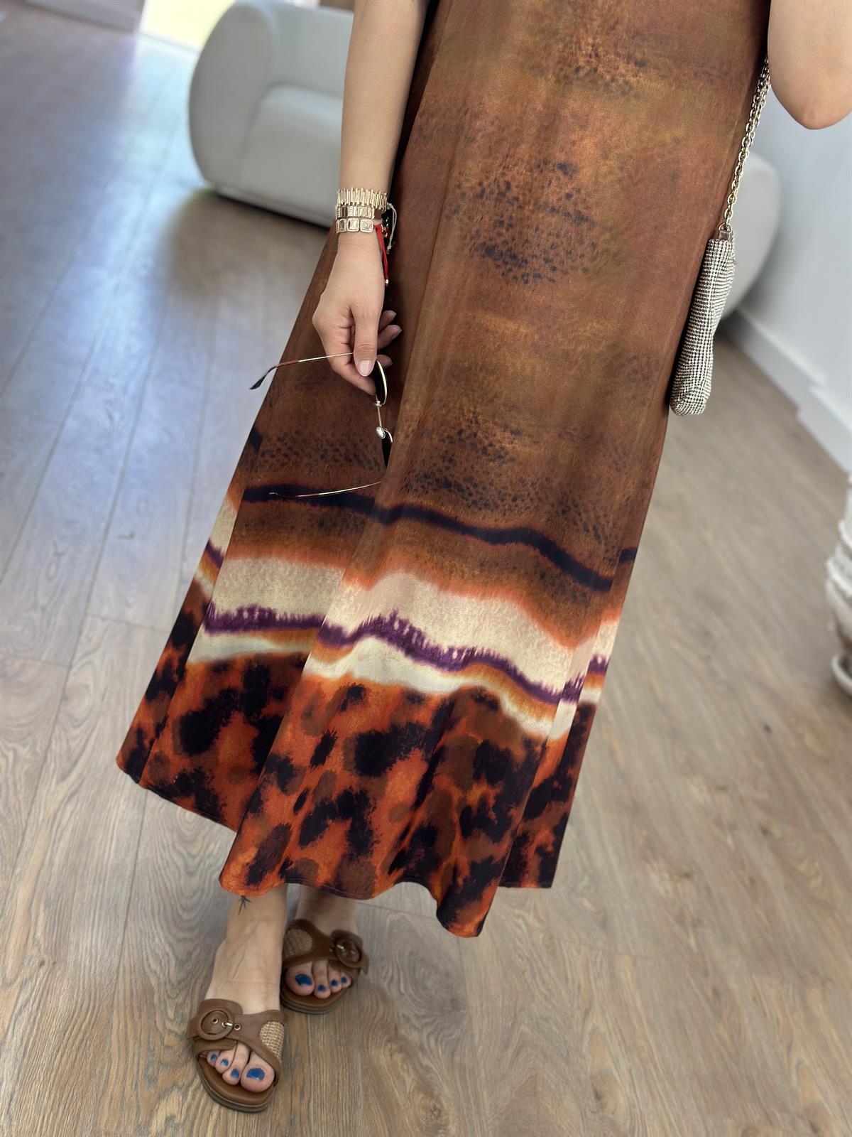 Etek Ucu Desenli V Yaka Elbise