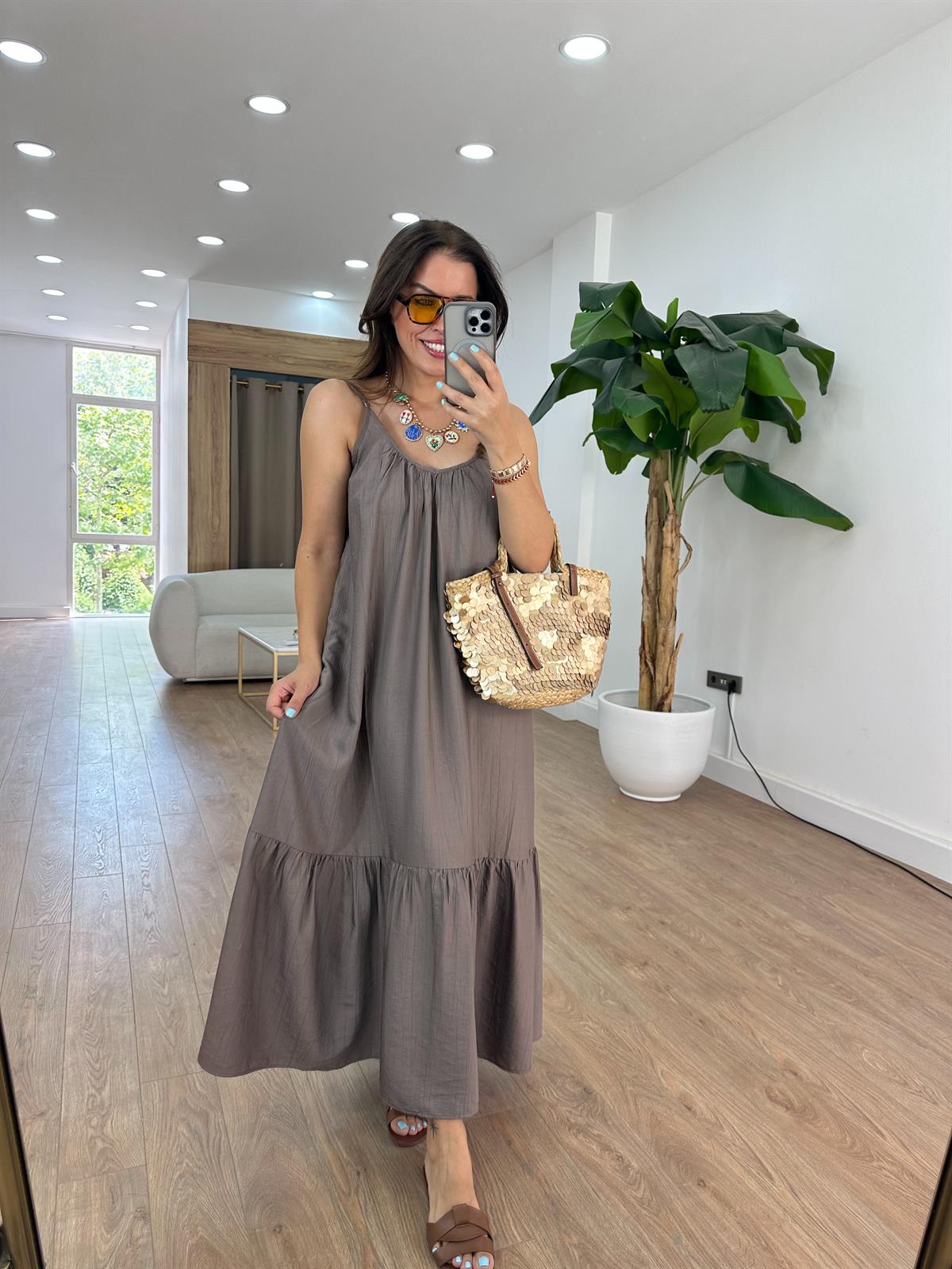 Etek Ucu Fırfırlı Askılı Salaş Elbise - Kahverengi