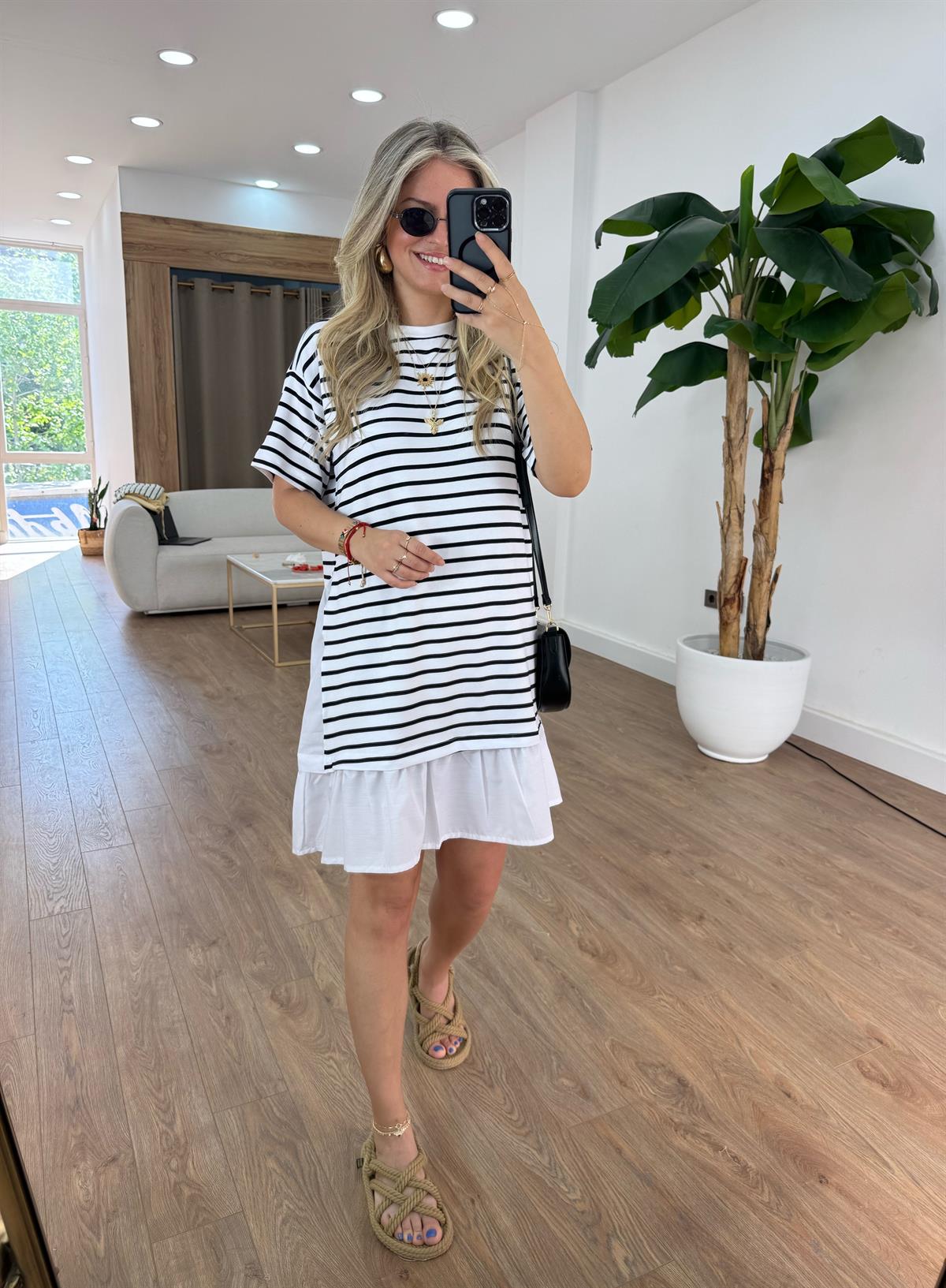 Etek Ucu Fırfırlı Çizgili Elbise - Beyaz