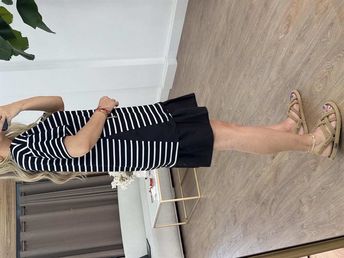 Etek Ucu Fırfırlı Çizgili Elbise - Siyah