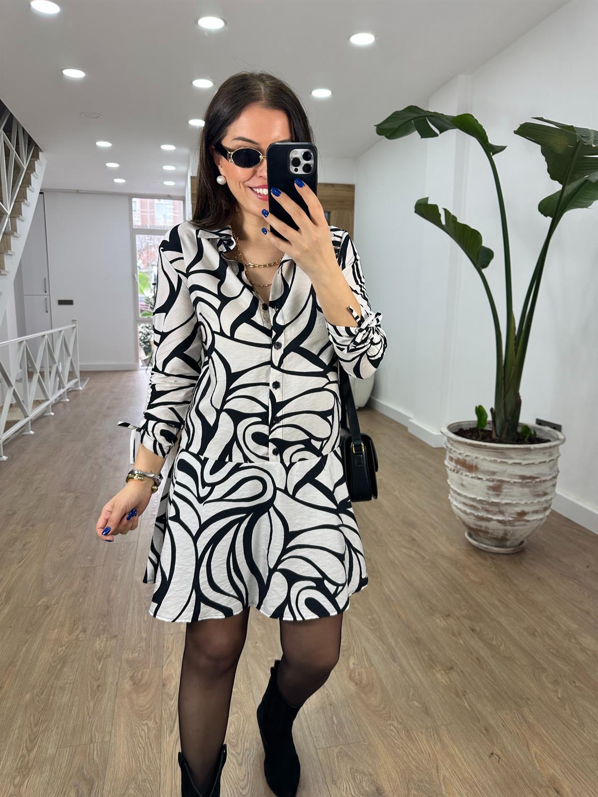 Etek Ucu Volanlı Gömlek Elbise