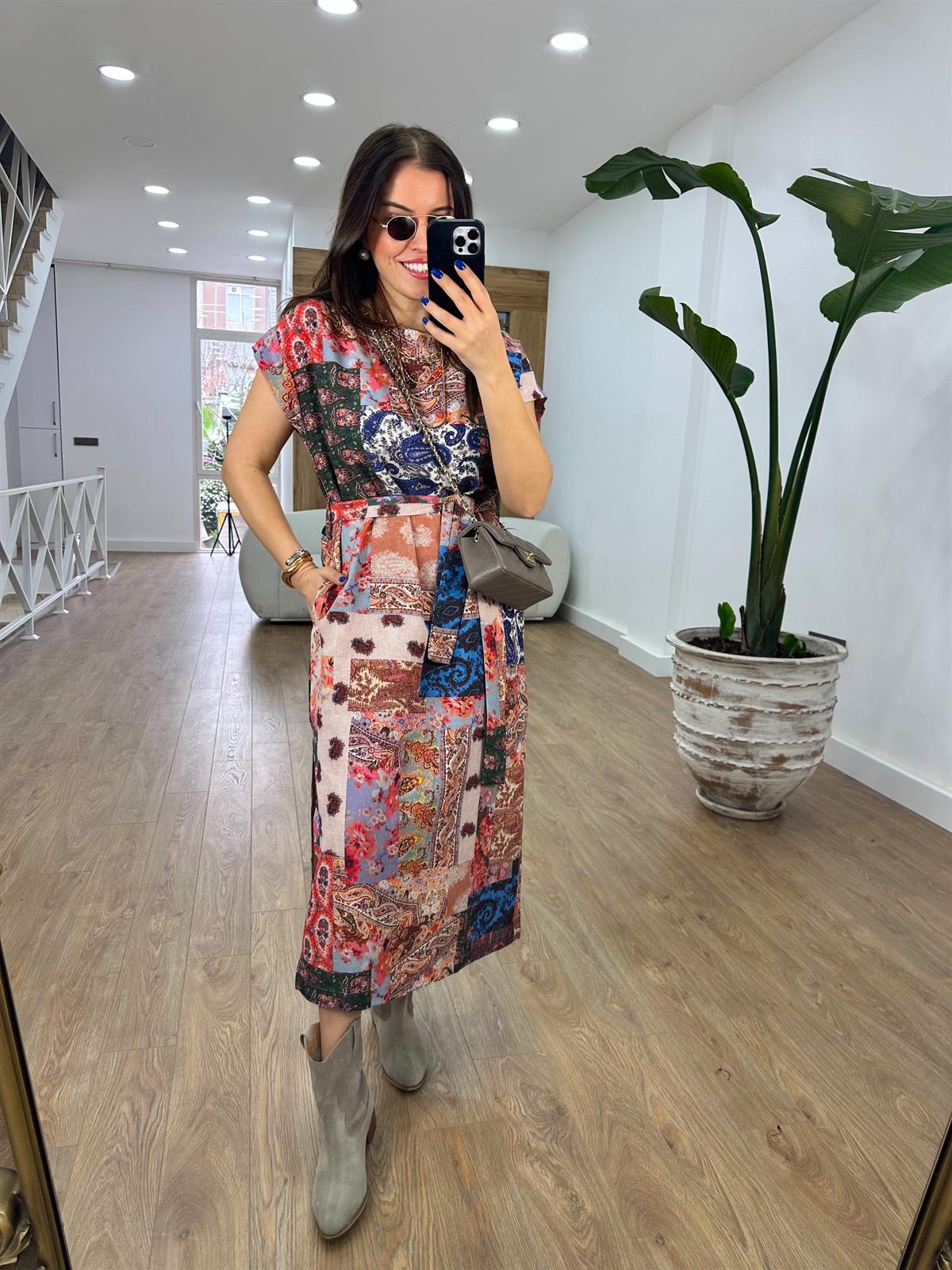 Etnik Desenli Beli Kuşaklı Elbise