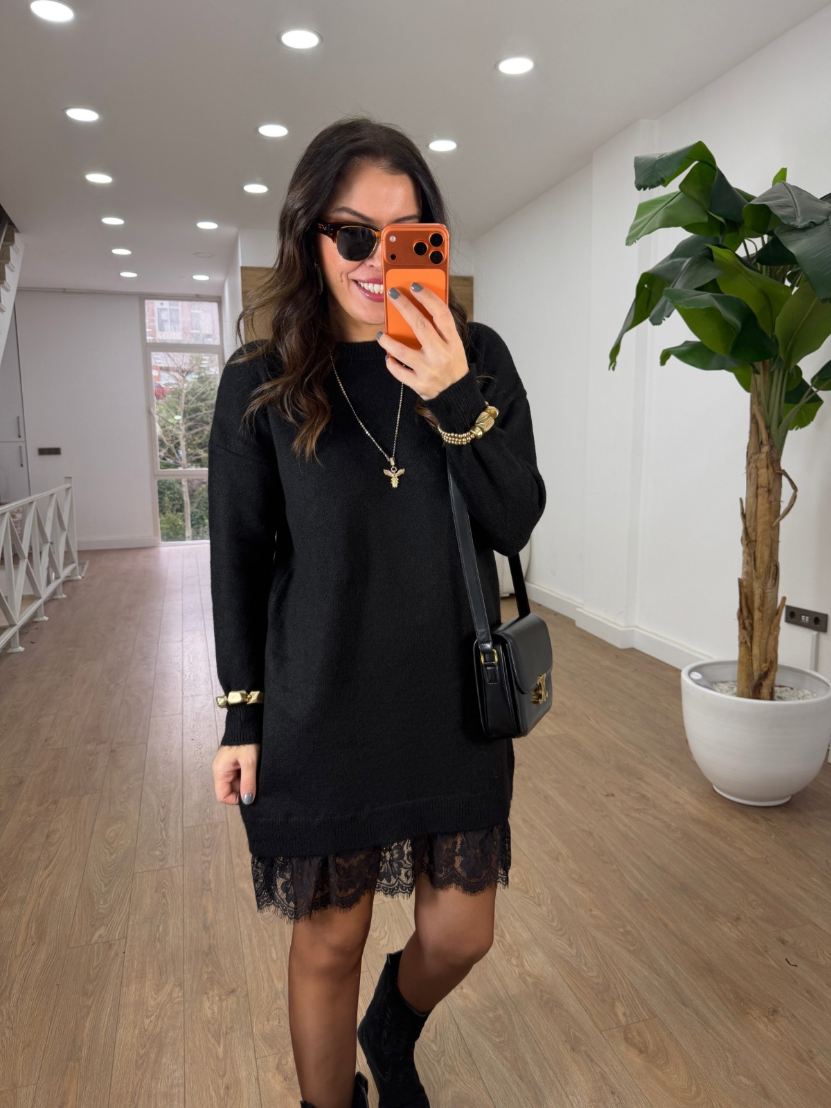 Etek Ucu Dantel Detaylı Triko Elbise - Siyah